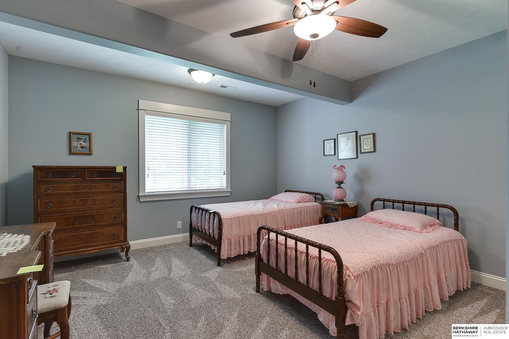 Elkhorn, Nebraska 68022, United States, 4 Bedrooms Bedrooms, ,3 BathroomsBathrooms,Residential,Pending,9315