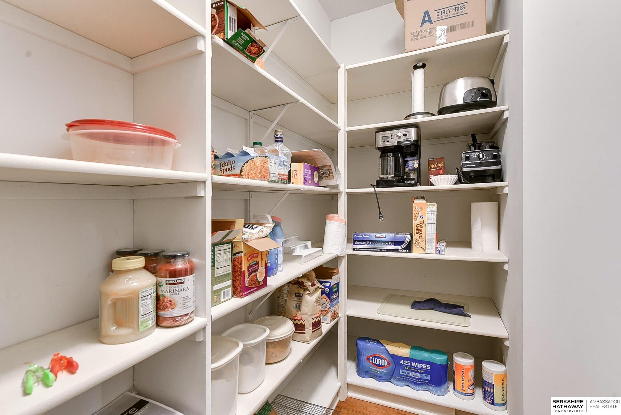 Elkhorn, Nebraska 68022, United States, 4 Bedrooms Bedrooms, ,3 BathroomsBathrooms,Residential,Pending,9315