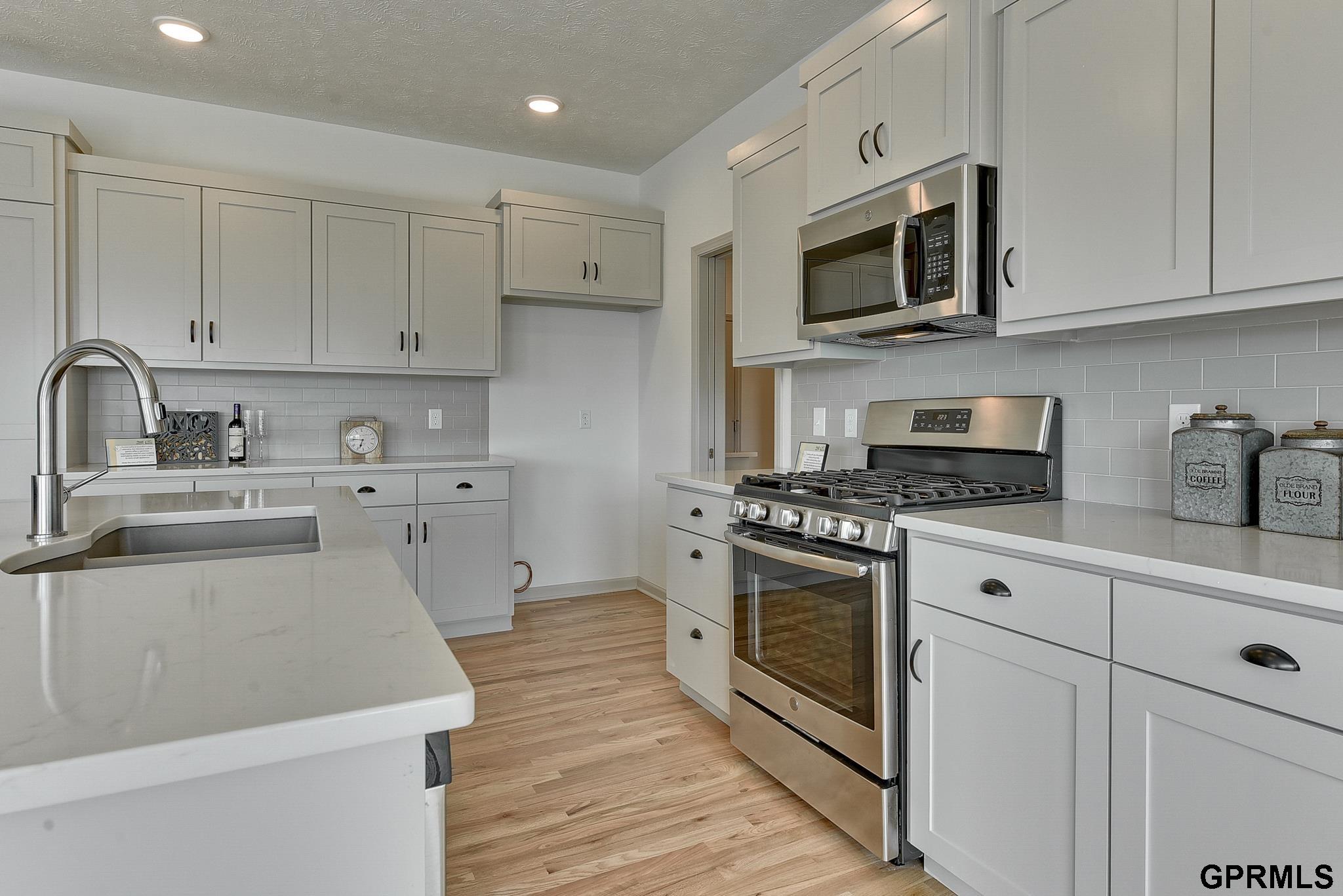 Elkhorn, Nebraska 68022, United States, 4 Bedrooms Bedrooms, ,3 BathroomsBathrooms,Residential,Active,23780