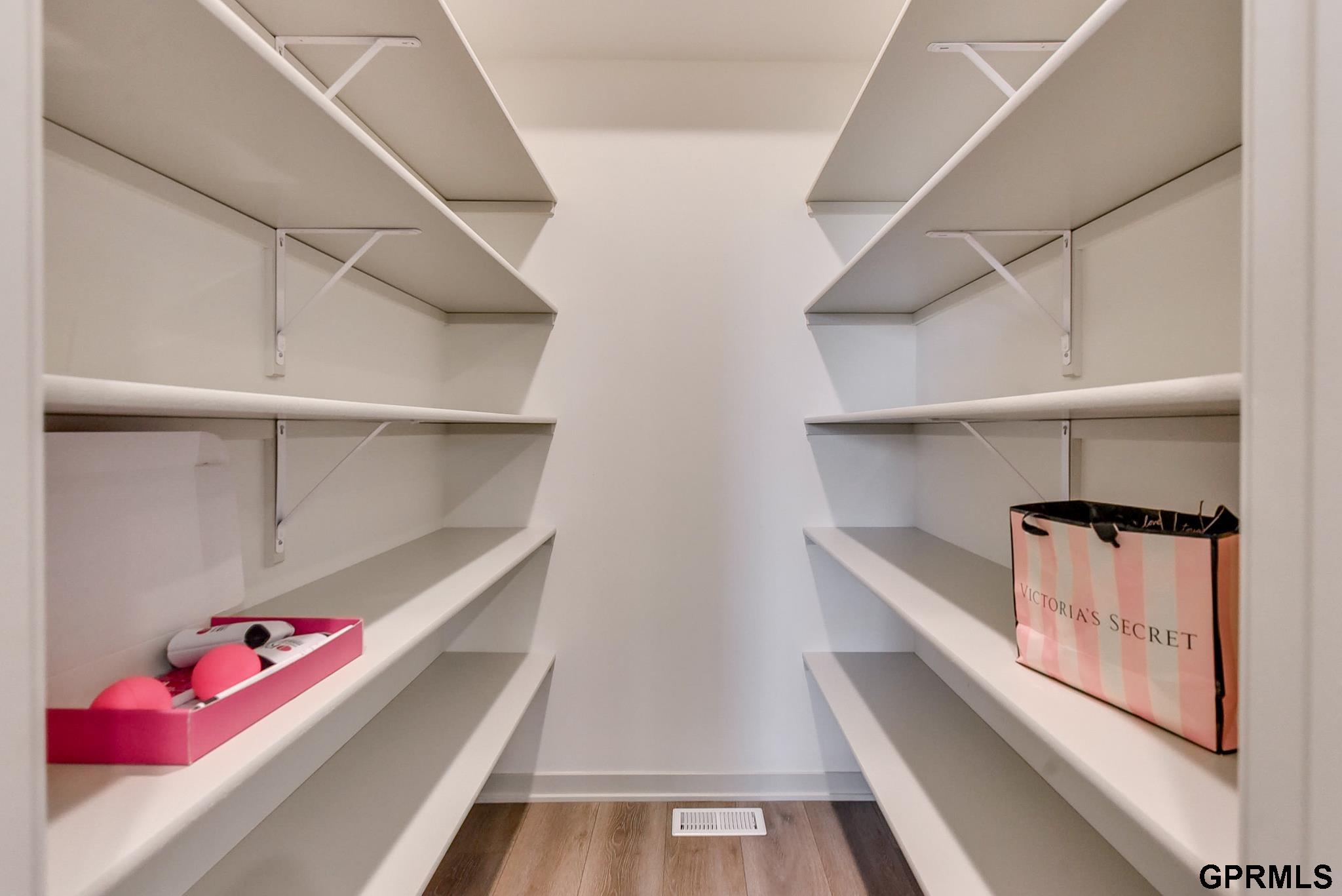 Elkhorn, Nebraska 68022, United States, 4 Bedrooms Bedrooms, ,4 BathroomsBathrooms,Residential,Active,23786