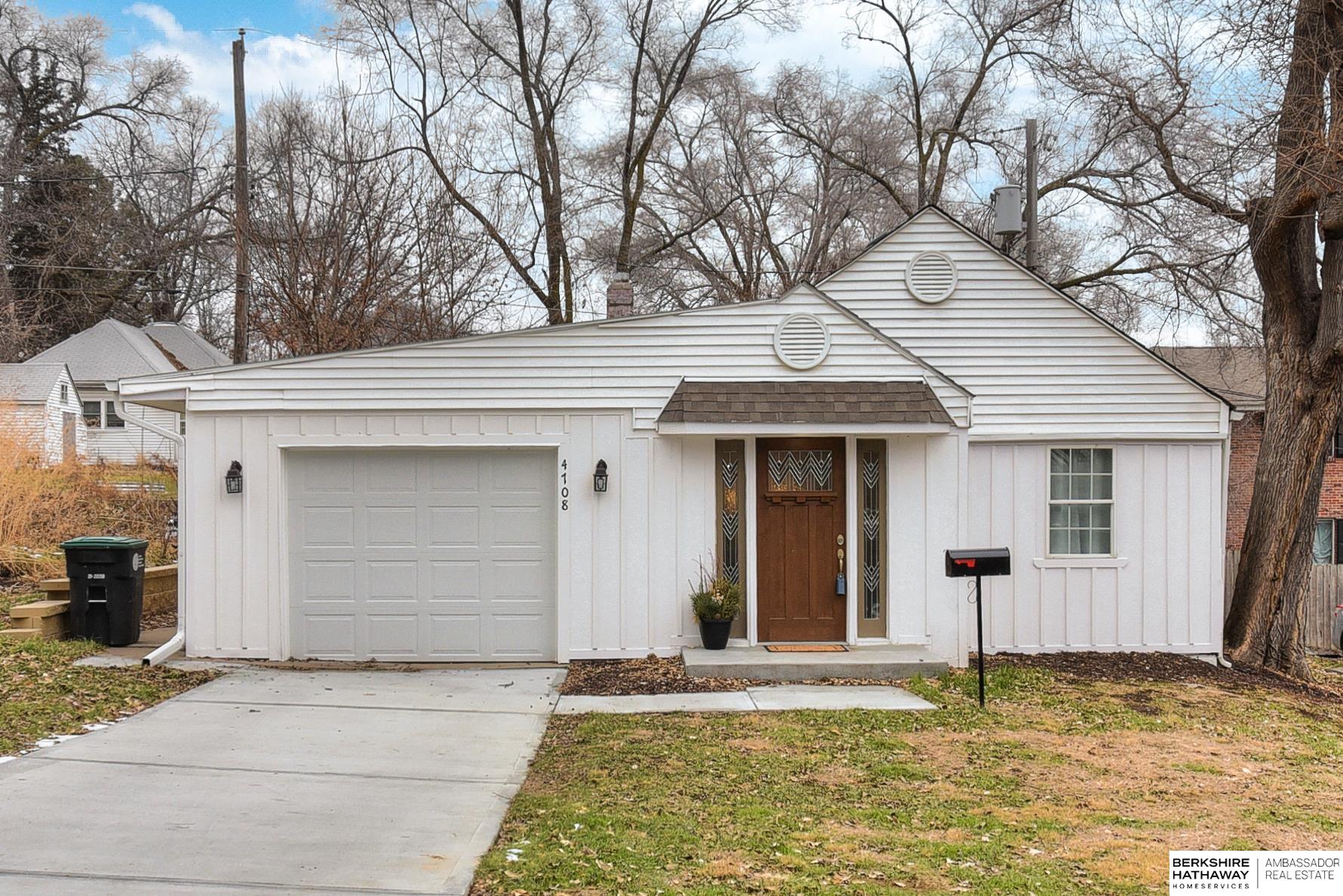 Omaha, Nebraska 68104, United States, 2 Bedrooms Bedrooms, ,1 BathroomBathrooms,Residential,Pending,80778