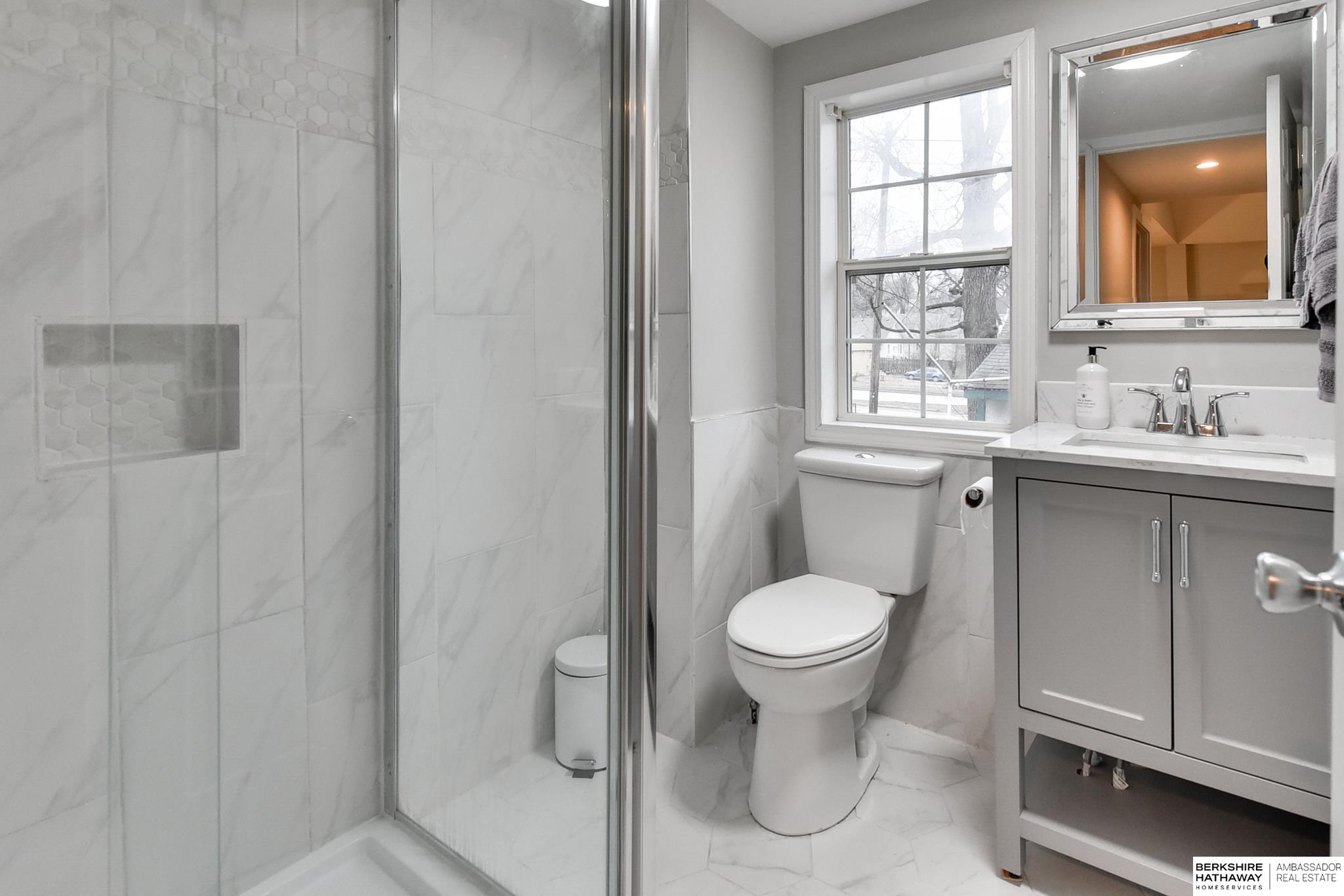 Omaha, Nebraska 68104, United States, 2 Bedrooms Bedrooms, ,1 BathroomBathrooms,Residential,Pending,80778