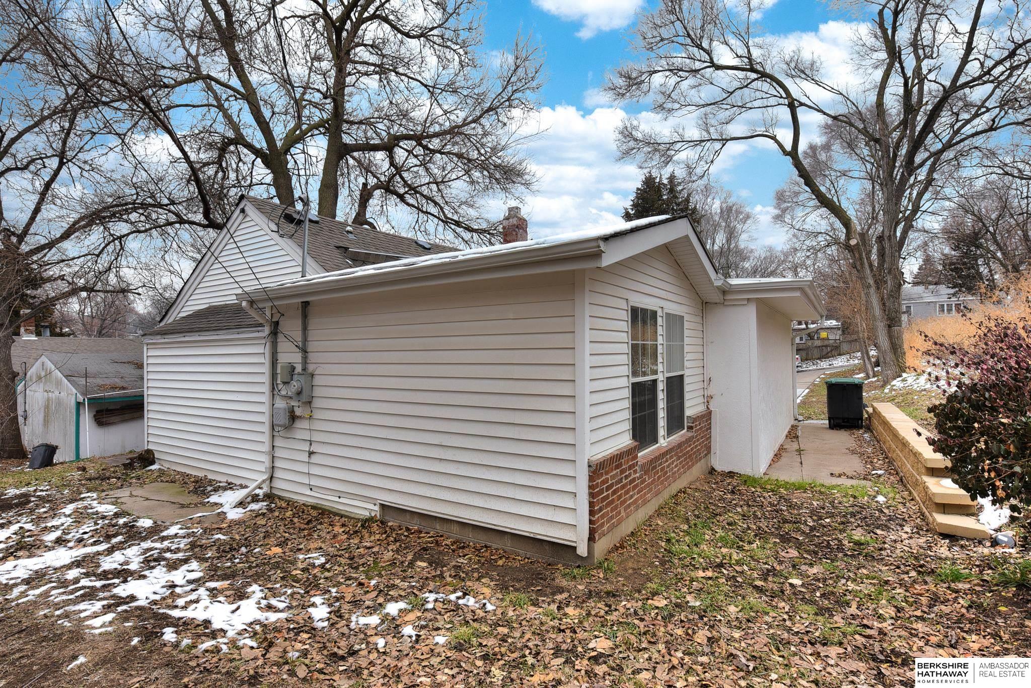 Omaha, Nebraska 68104, United States, 2 Bedrooms Bedrooms, ,1 BathroomBathrooms,Residential,Pending,80778