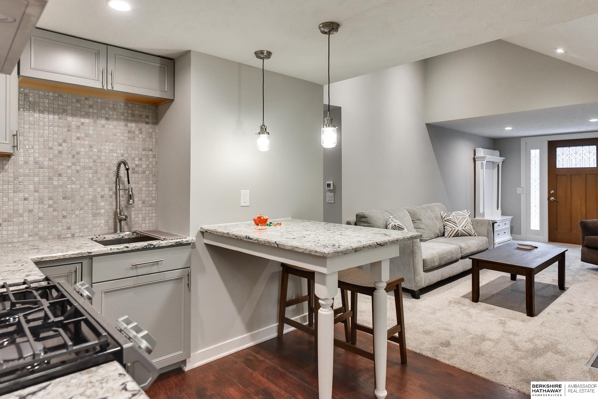 Omaha, Nebraska 68104, United States, 2 Bedrooms Bedrooms, ,1 BathroomBathrooms,Residential,Pending,80778