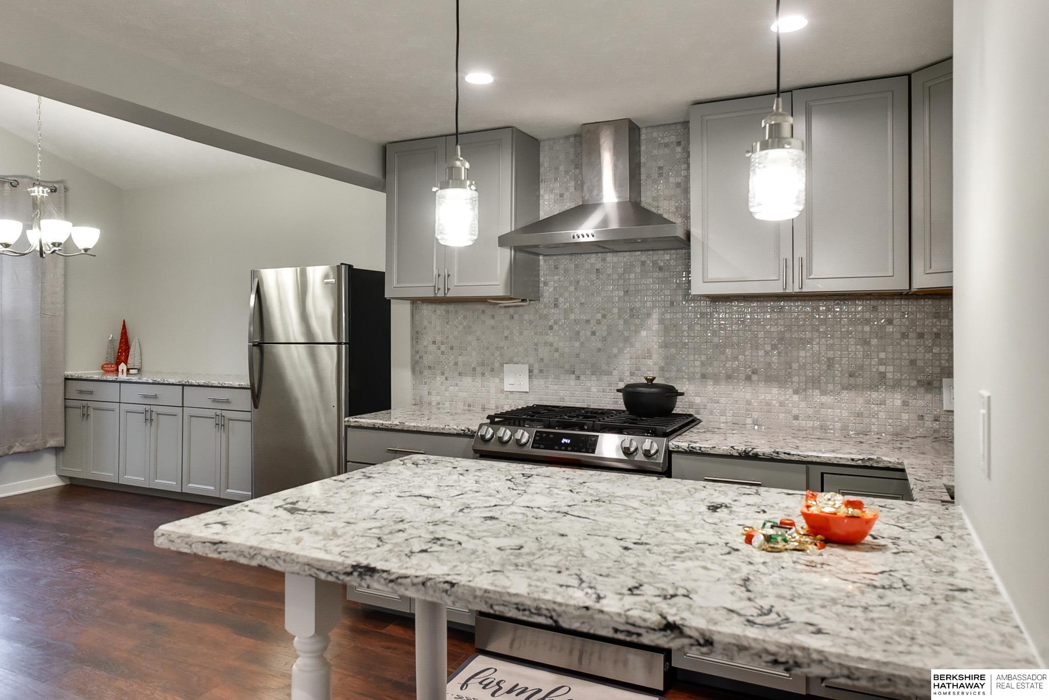 Omaha, Nebraska 68104, United States, 2 Bedrooms Bedrooms, ,1 BathroomBathrooms,Residential,Pending,80778