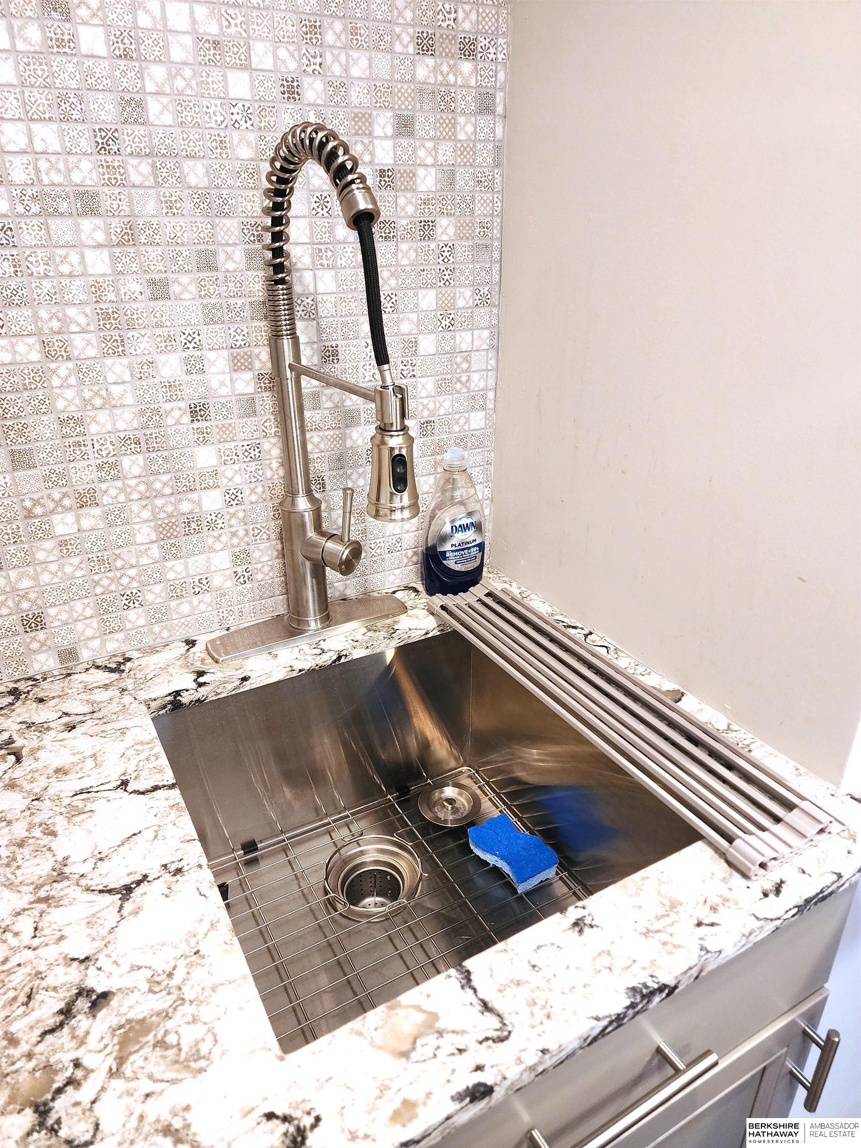 Omaha, Nebraska 68104, United States, 2 Bedrooms Bedrooms, ,1 BathroomBathrooms,Residential,Pending,80778