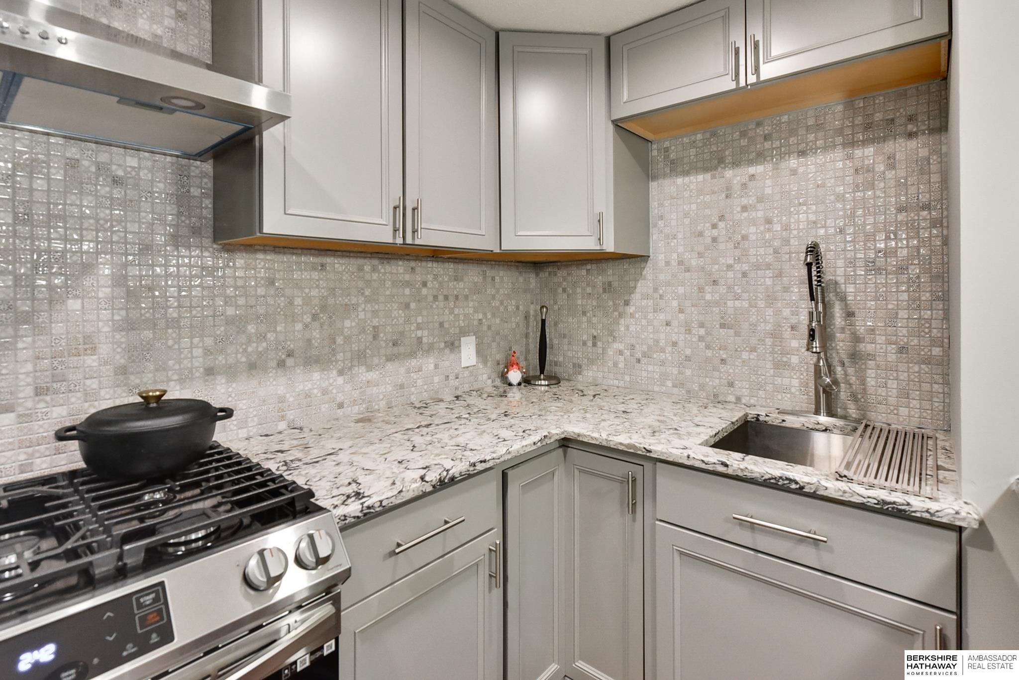 Omaha, Nebraska 68104, United States, 2 Bedrooms Bedrooms, ,1 BathroomBathrooms,Residential,Pending,80778