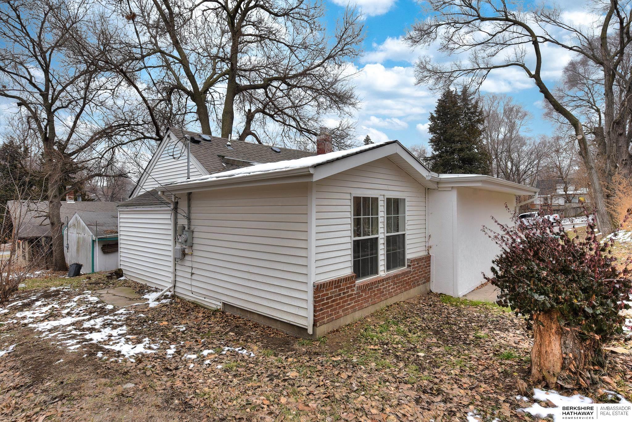 Omaha, Nebraska 68104, United States, 2 Bedrooms Bedrooms, ,1 BathroomBathrooms,Residential,Pending,80778