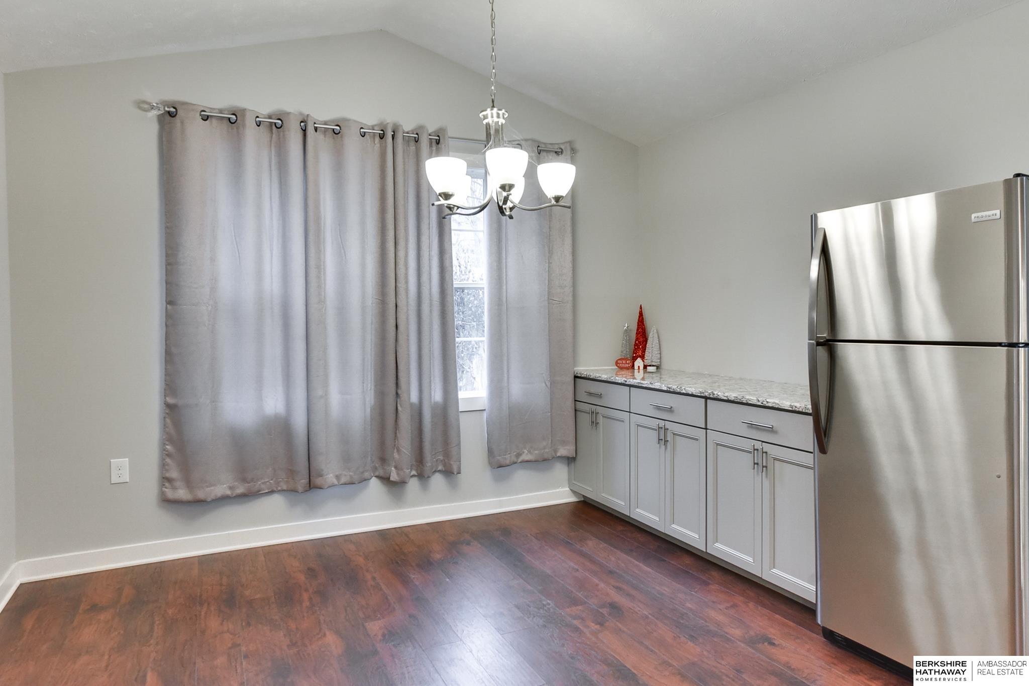 Omaha, Nebraska 68104, United States, 2 Bedrooms Bedrooms, ,1 BathroomBathrooms,Residential,Pending,80778