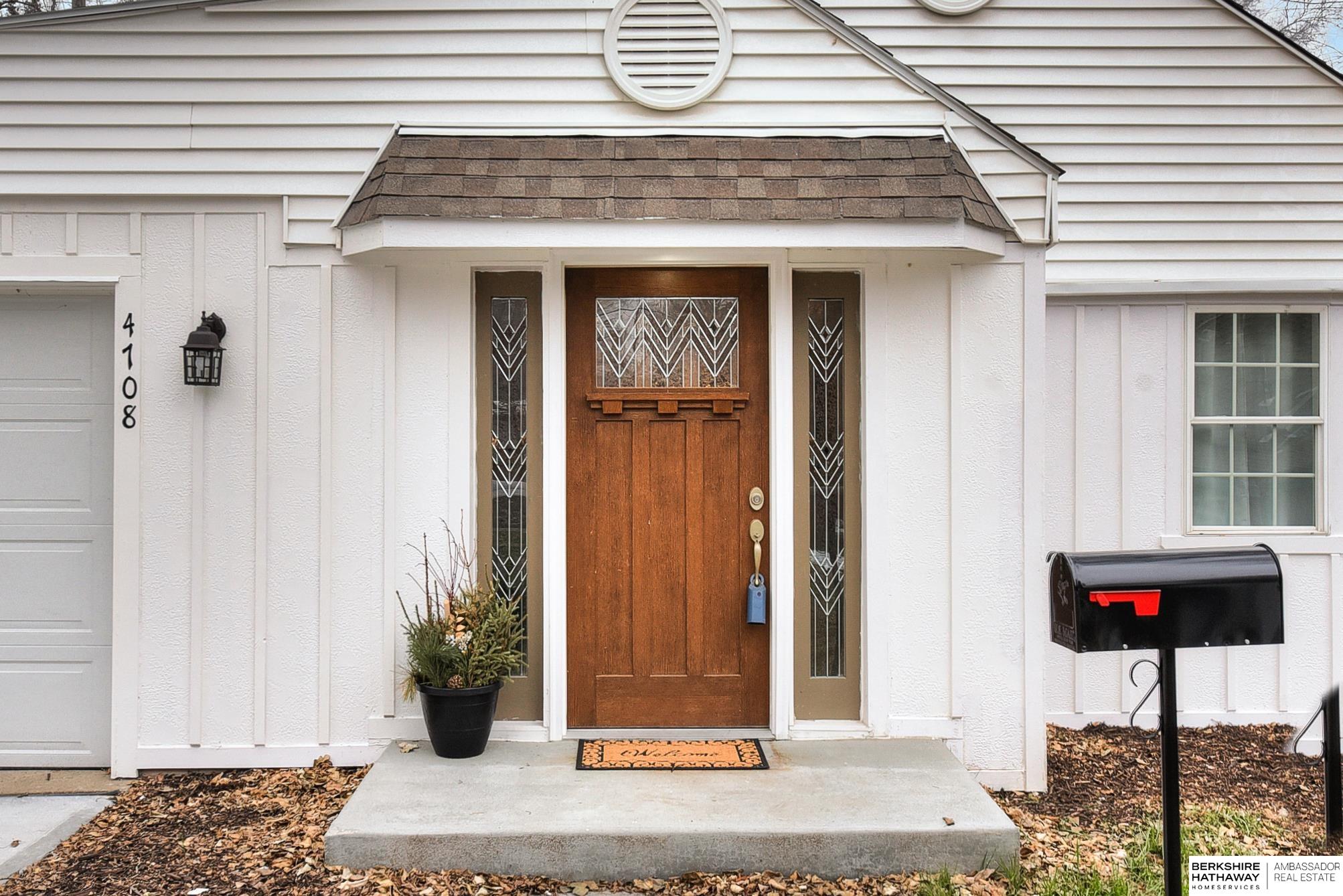 Omaha, Nebraska 68104, United States, 2 Bedrooms Bedrooms, ,1 BathroomBathrooms,Residential,Pending,80778