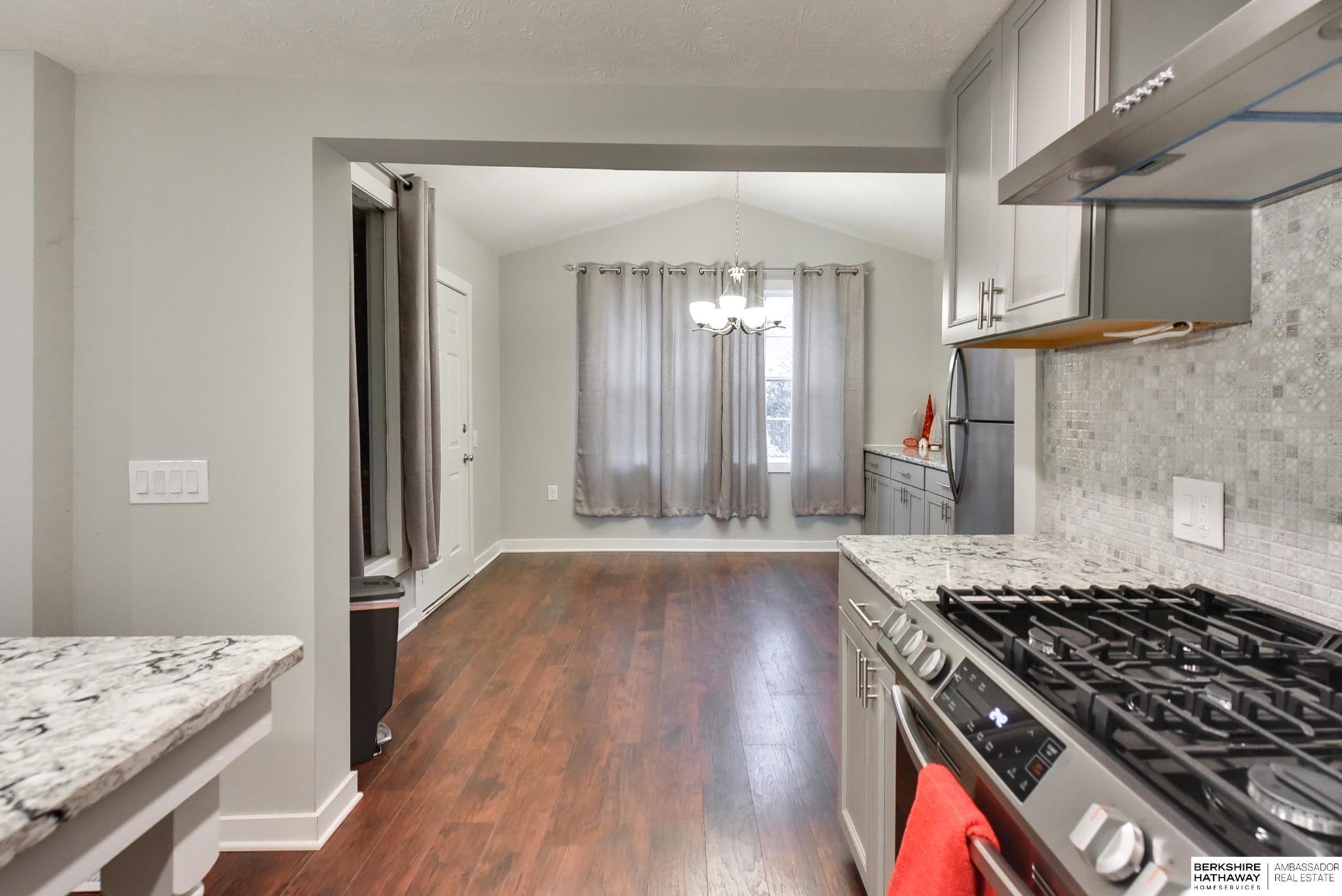 Omaha, Nebraska 68104, United States, 2 Bedrooms Bedrooms, ,1 BathroomBathrooms,Residential,Pending,80778