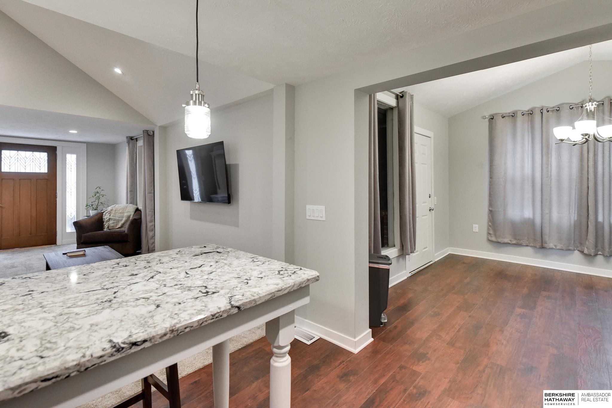 Omaha, Nebraska 68104, United States, 2 Bedrooms Bedrooms, ,1 BathroomBathrooms,Residential,Pending,80778