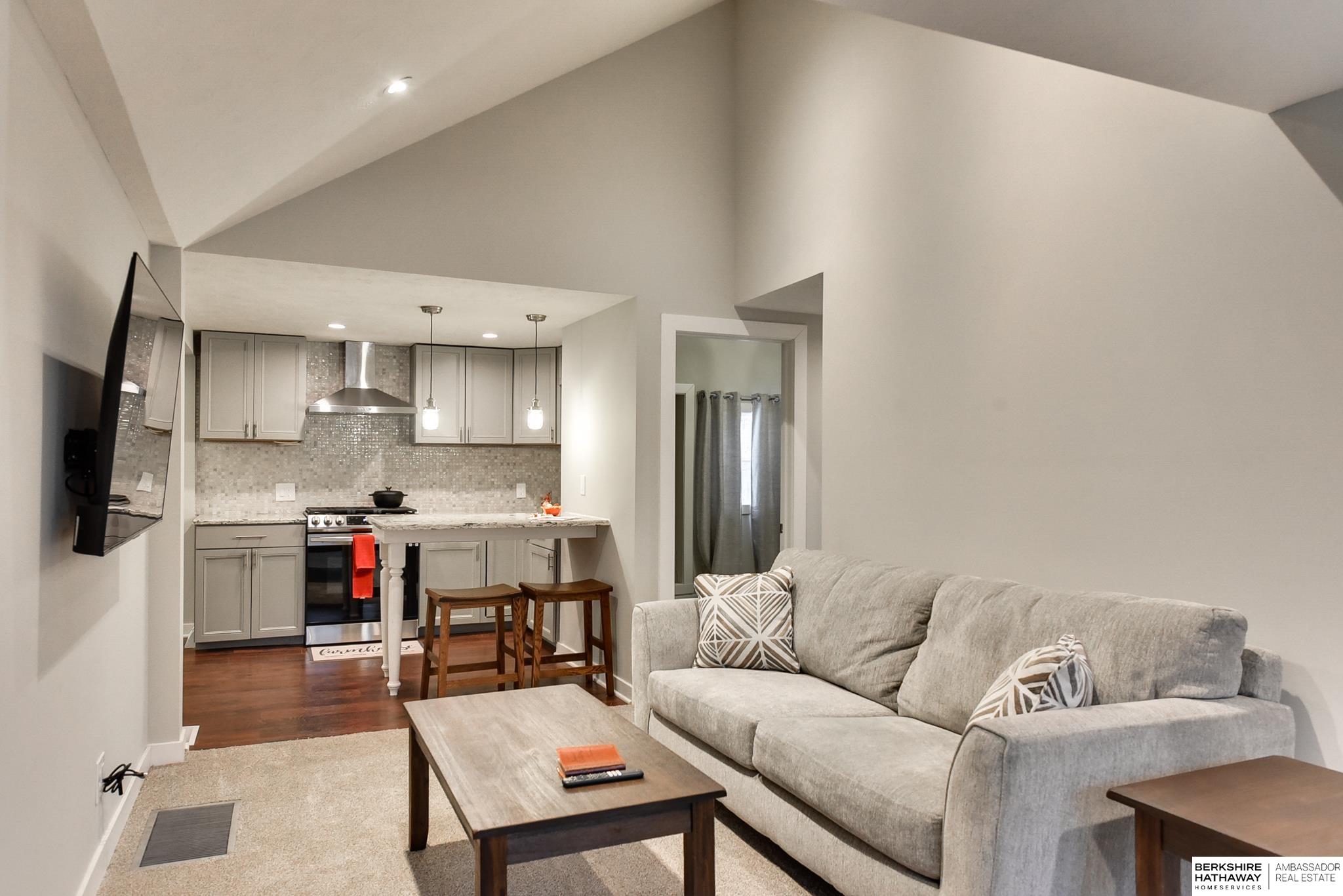 Omaha, Nebraska 68104, United States, 2 Bedrooms Bedrooms, ,1 BathroomBathrooms,Residential,Pending,80778