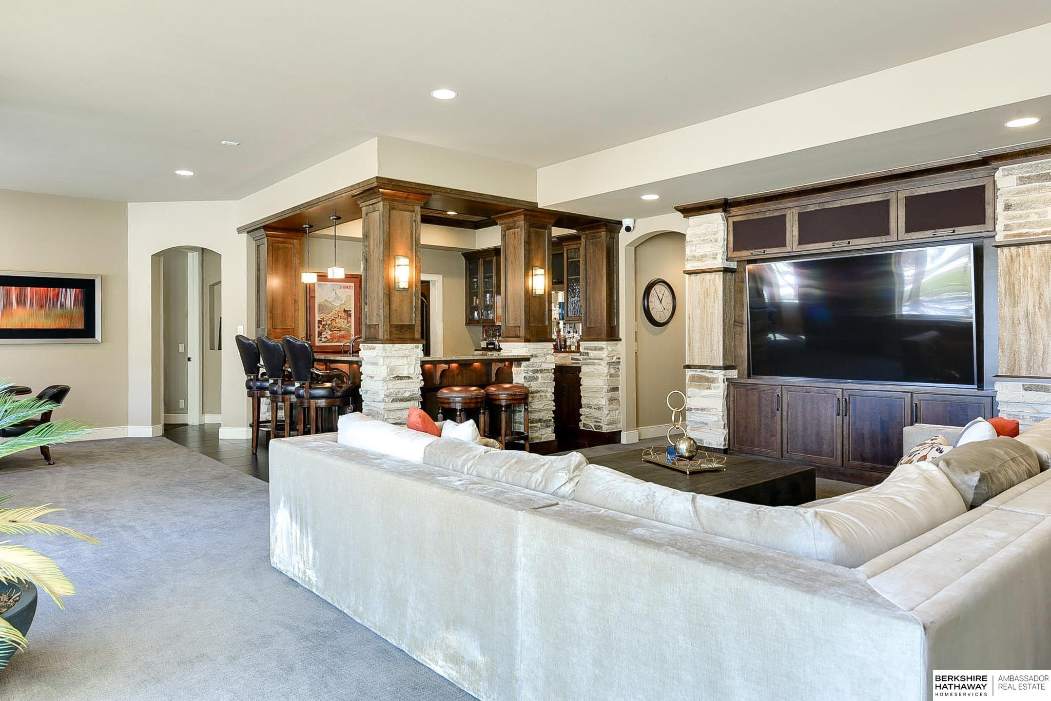 Omaha, Nebraska 68130, United States, 6 Bedrooms Bedrooms, ,7 BathroomsBathrooms,Residential,Active,93664