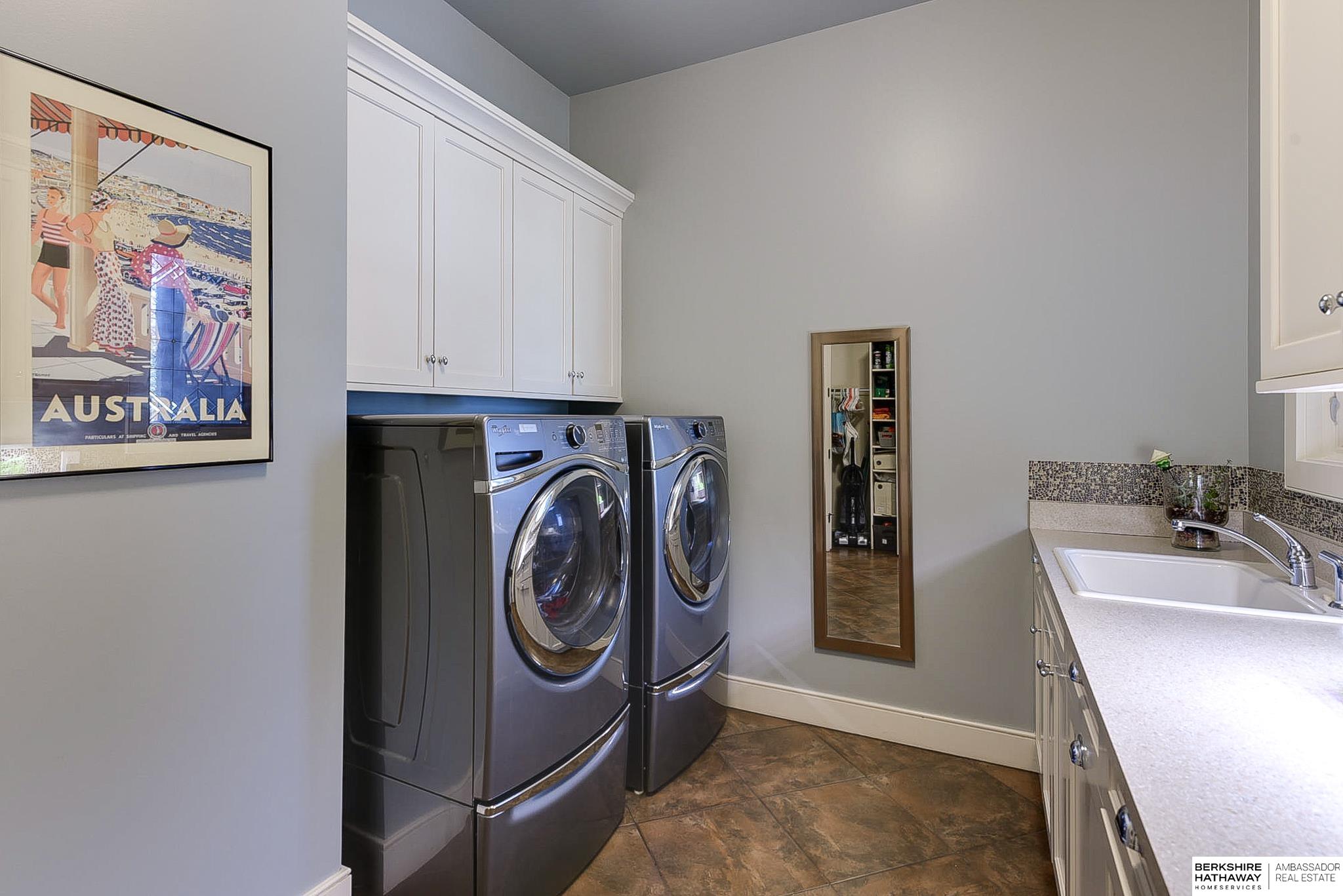 Omaha, Nebraska 68130, United States, 6 Bedrooms Bedrooms, ,7 BathroomsBathrooms,Residential,Active,93664