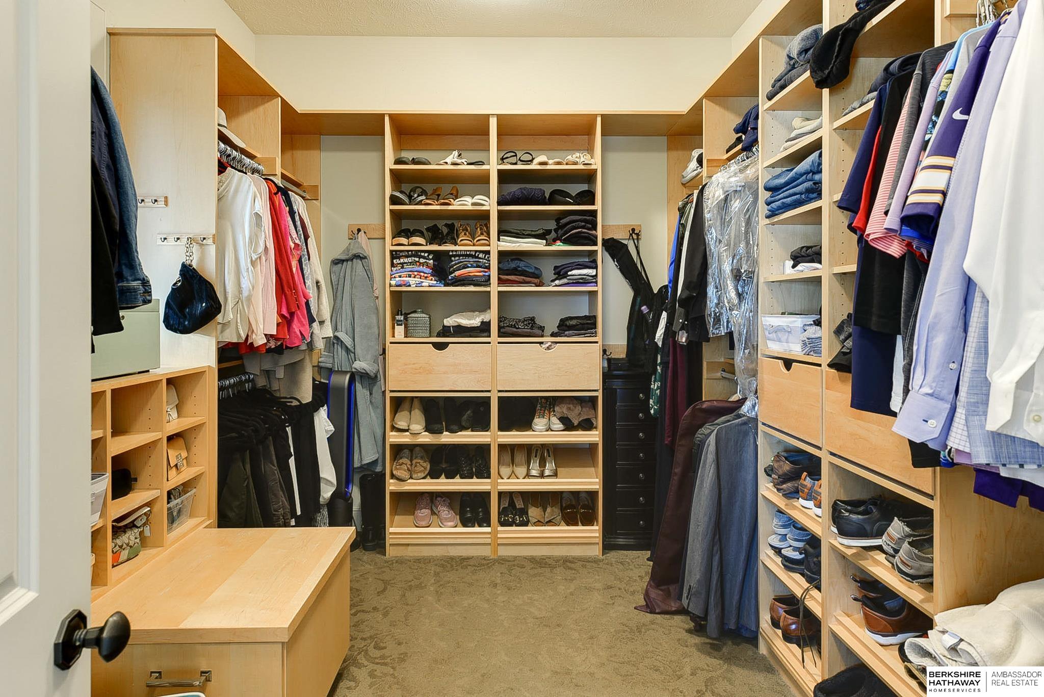 Omaha, Nebraska 68130, United States, 6 Bedrooms Bedrooms, ,7 BathroomsBathrooms,Residential,Active,93664