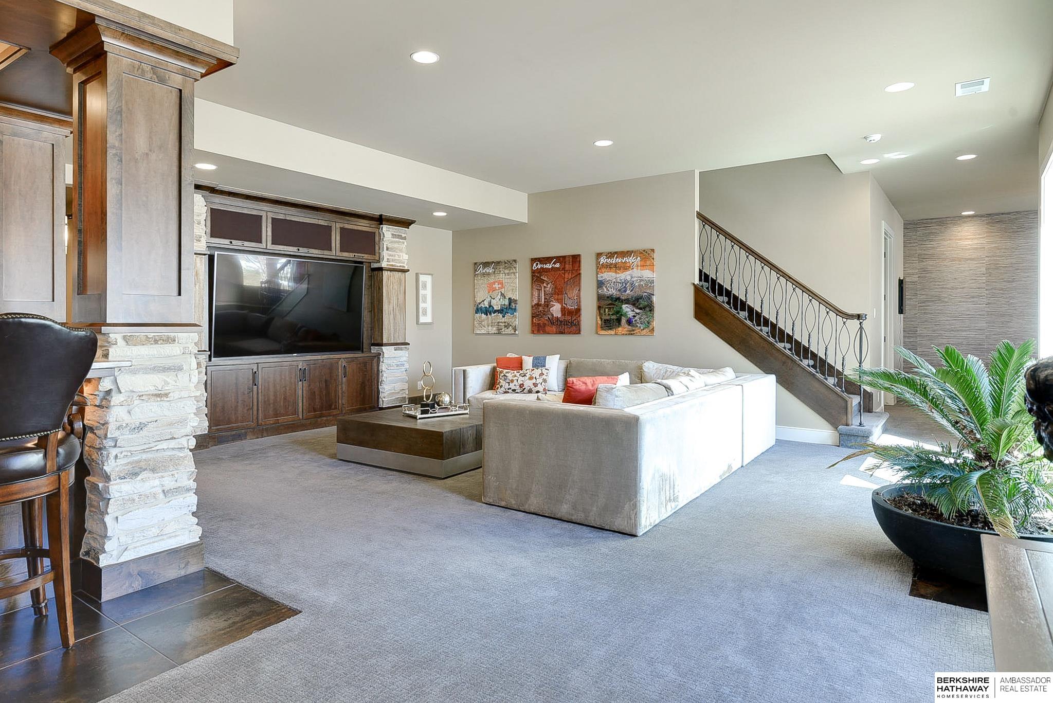 Omaha, Nebraska 68130, United States, 6 Bedrooms Bedrooms, ,7 BathroomsBathrooms,Residential,Active,93664