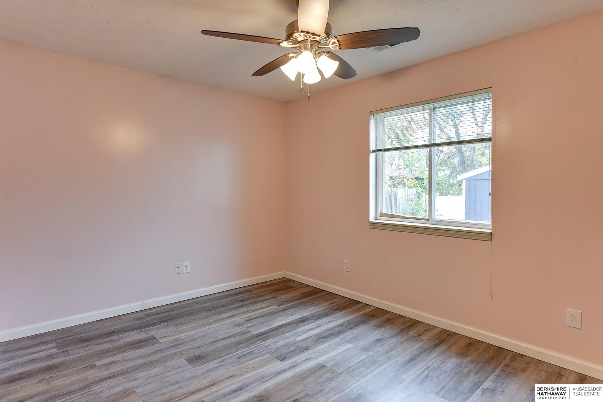 Bellevue, Nebraska 68005, United States, 3 Bedrooms Bedrooms, ,1 BathroomBathrooms,Residential,Pending,28135