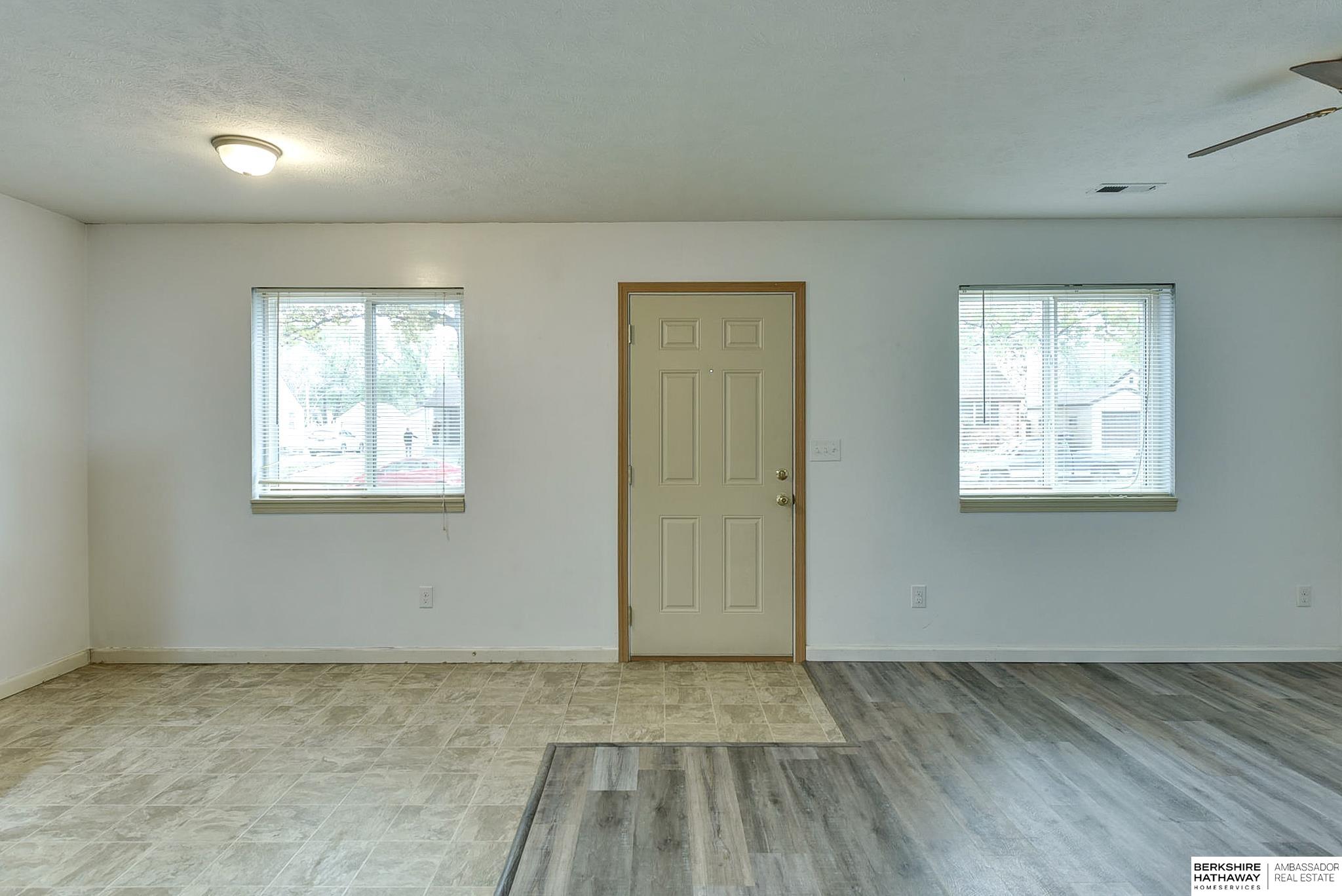 Bellevue, Nebraska 68005, United States, 3 Bedrooms Bedrooms, ,1 BathroomBathrooms,Residential,Pending,28135