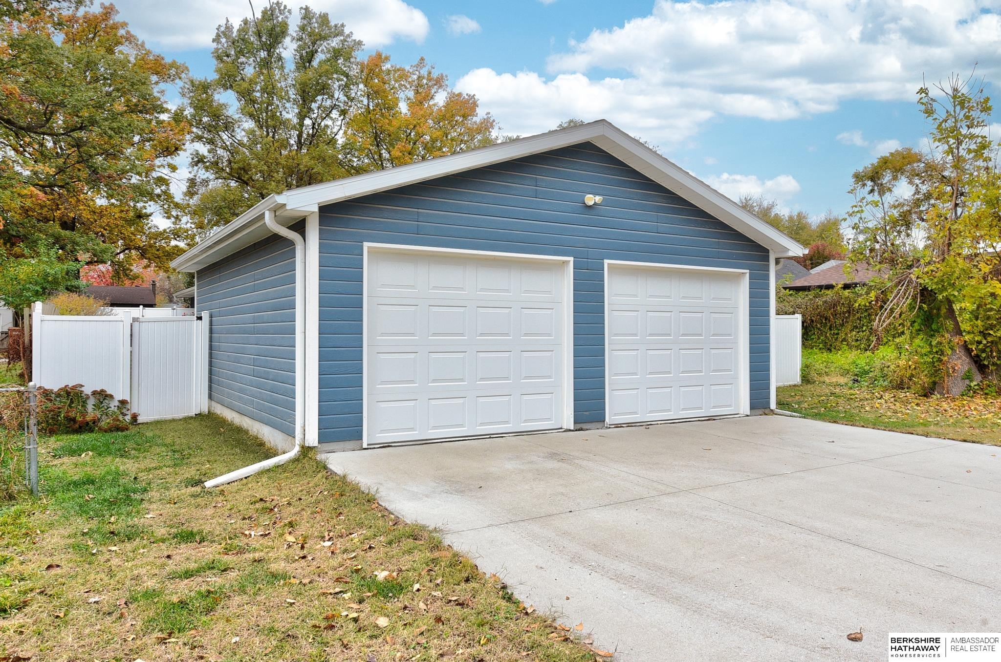 Bellevue, Nebraska 68005, United States, 3 Bedrooms Bedrooms, ,1 BathroomBathrooms,Residential,Pending,28135