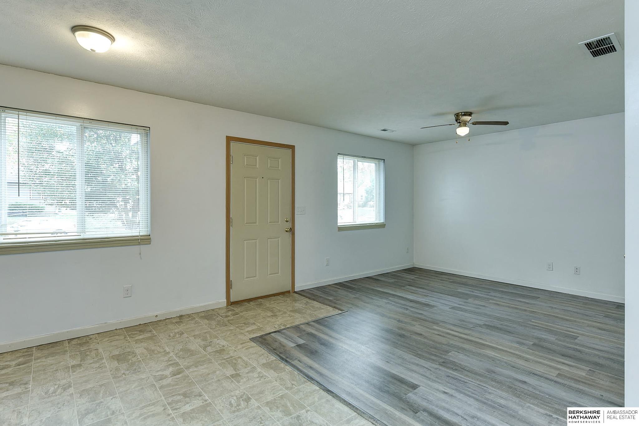 Bellevue, Nebraska 68005, United States, 3 Bedrooms Bedrooms, ,1 BathroomBathrooms,Residential,Pending,28135