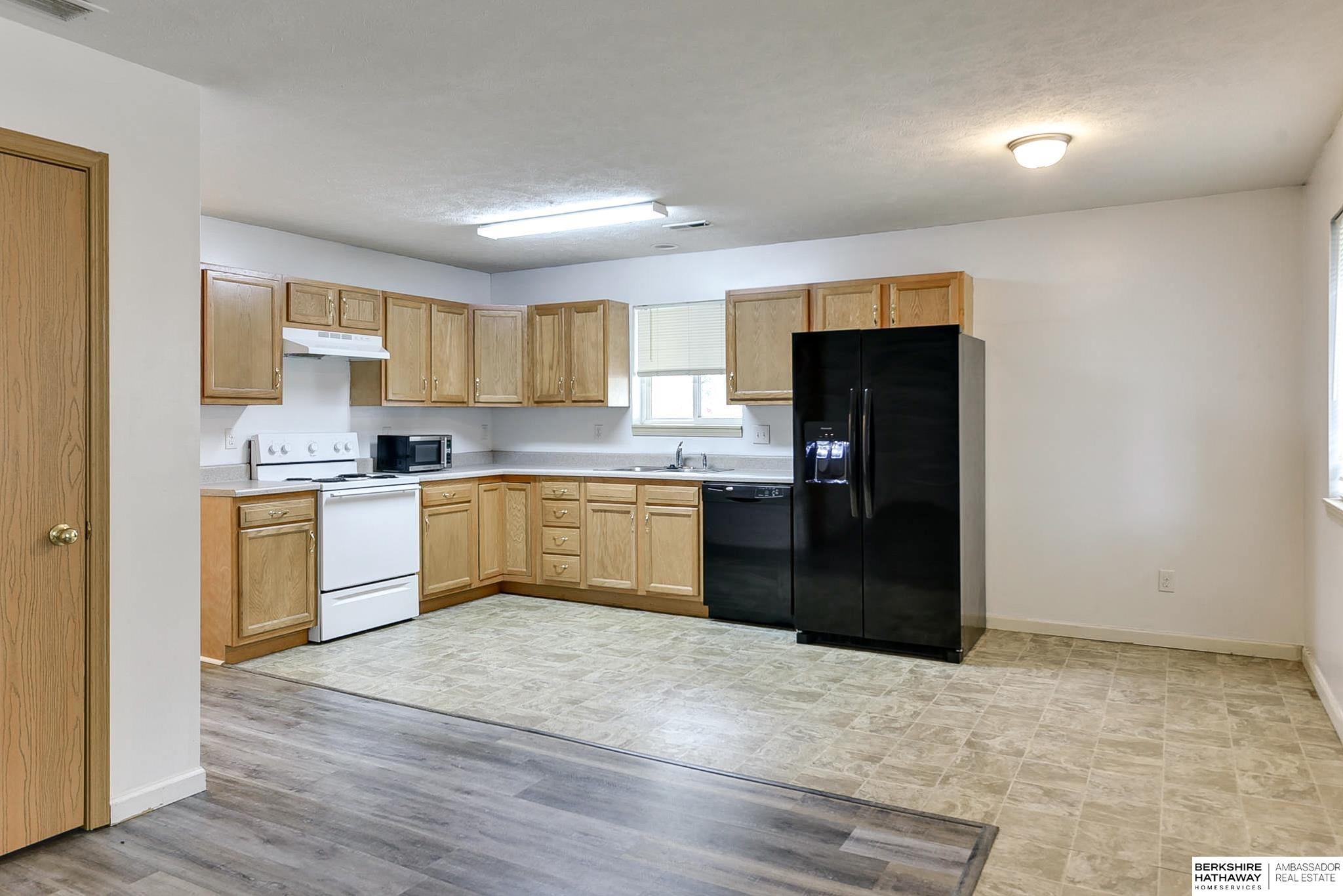 Bellevue, Nebraska 68005, United States, 3 Bedrooms Bedrooms, ,1 BathroomBathrooms,Residential,Pending,28135