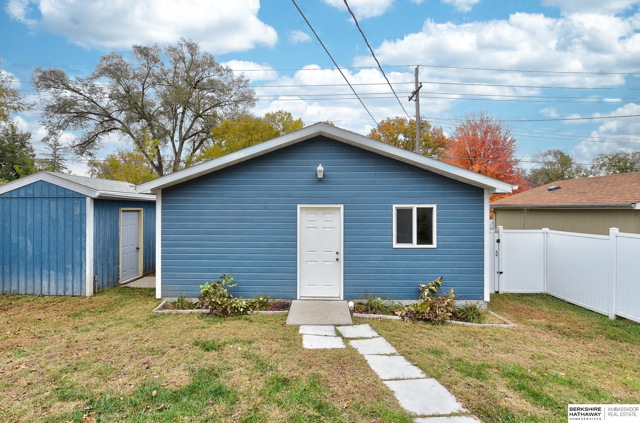Bellevue, Nebraska 68005, United States, 3 Bedrooms Bedrooms, ,1 BathroomBathrooms,Residential,Pending,28135