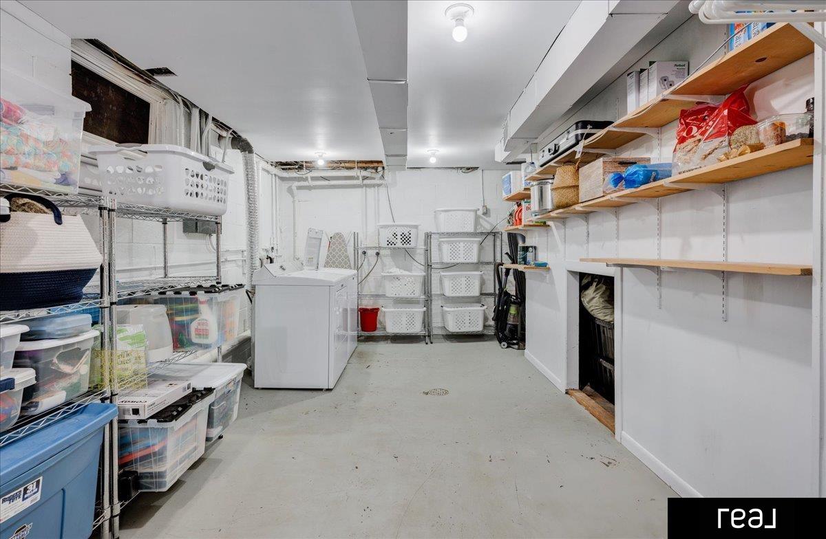 Omaha, Nebraska 68132, United States, 4 Bedrooms Bedrooms, ,3 BathroomsBathrooms,Residential,Pending,78758