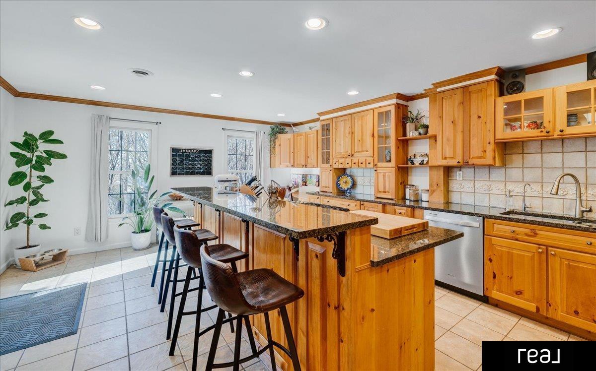 Omaha, Nebraska 68132, United States, 4 Bedrooms Bedrooms, ,3 BathroomsBathrooms,Residential,Pending,78758