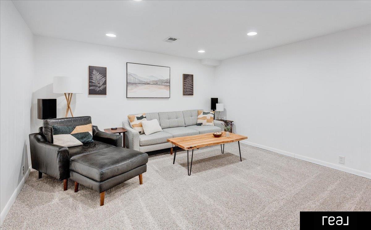 Omaha, Nebraska 68132, United States, 4 Bedrooms Bedrooms, ,3 BathroomsBathrooms,Residential,Pending,78758