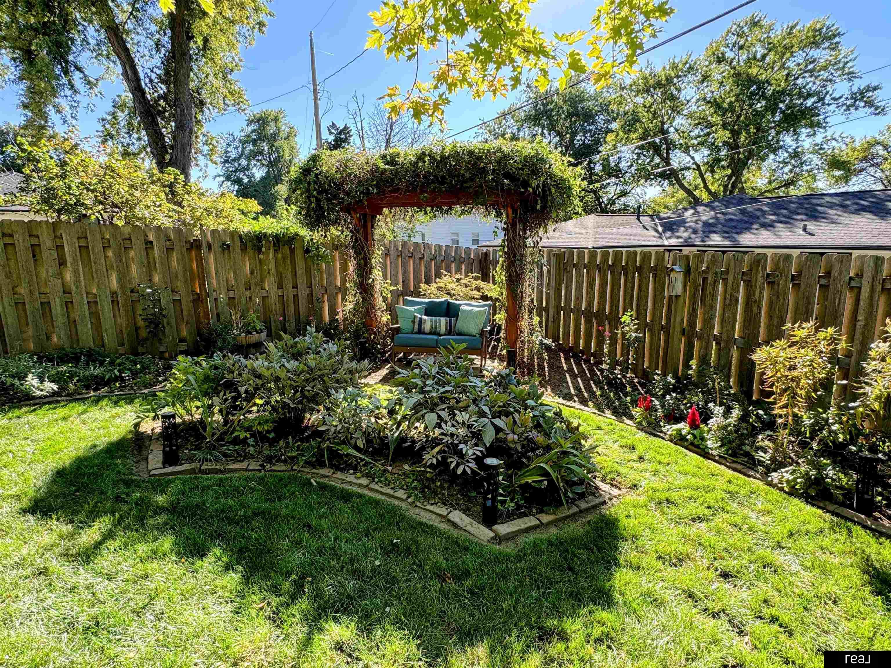 Omaha, Nebraska 68132, United States, 4 Bedrooms Bedrooms, ,3 BathroomsBathrooms,Residential,Pending,78758