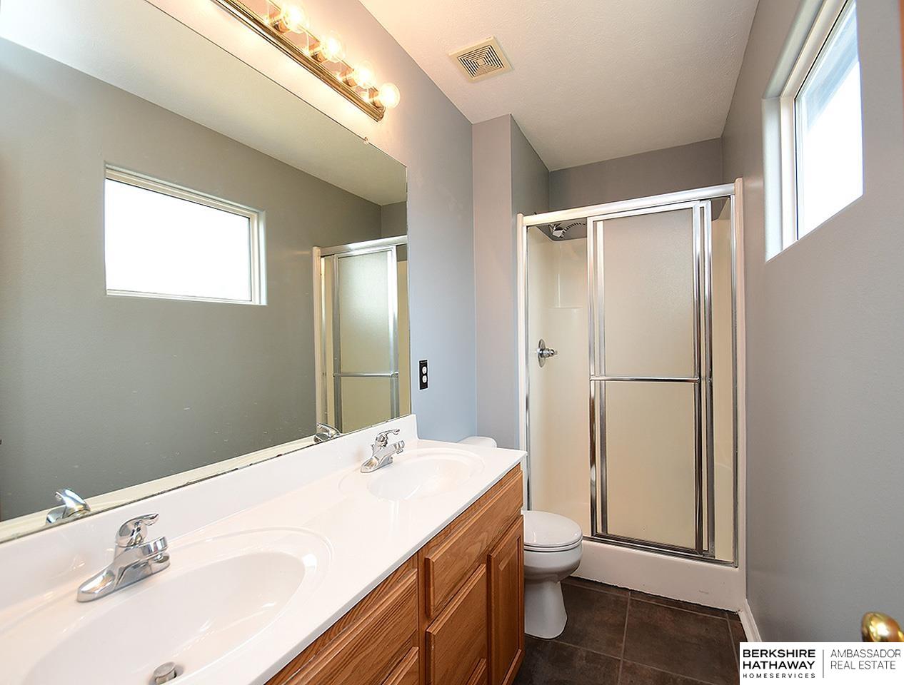 Omaha, Nebraska 68135, United States, 3 Bedrooms Bedrooms, ,2 BathroomsBathrooms,Residential,Active,102722