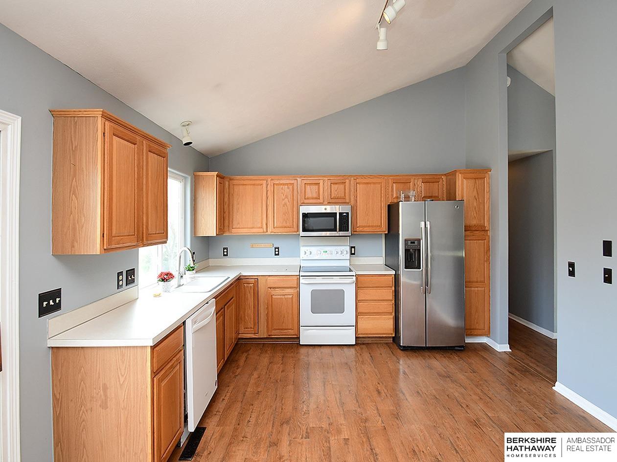 Omaha, Nebraska 68135, United States, 3 Bedrooms Bedrooms, ,2 BathroomsBathrooms,Residential,Active,102722