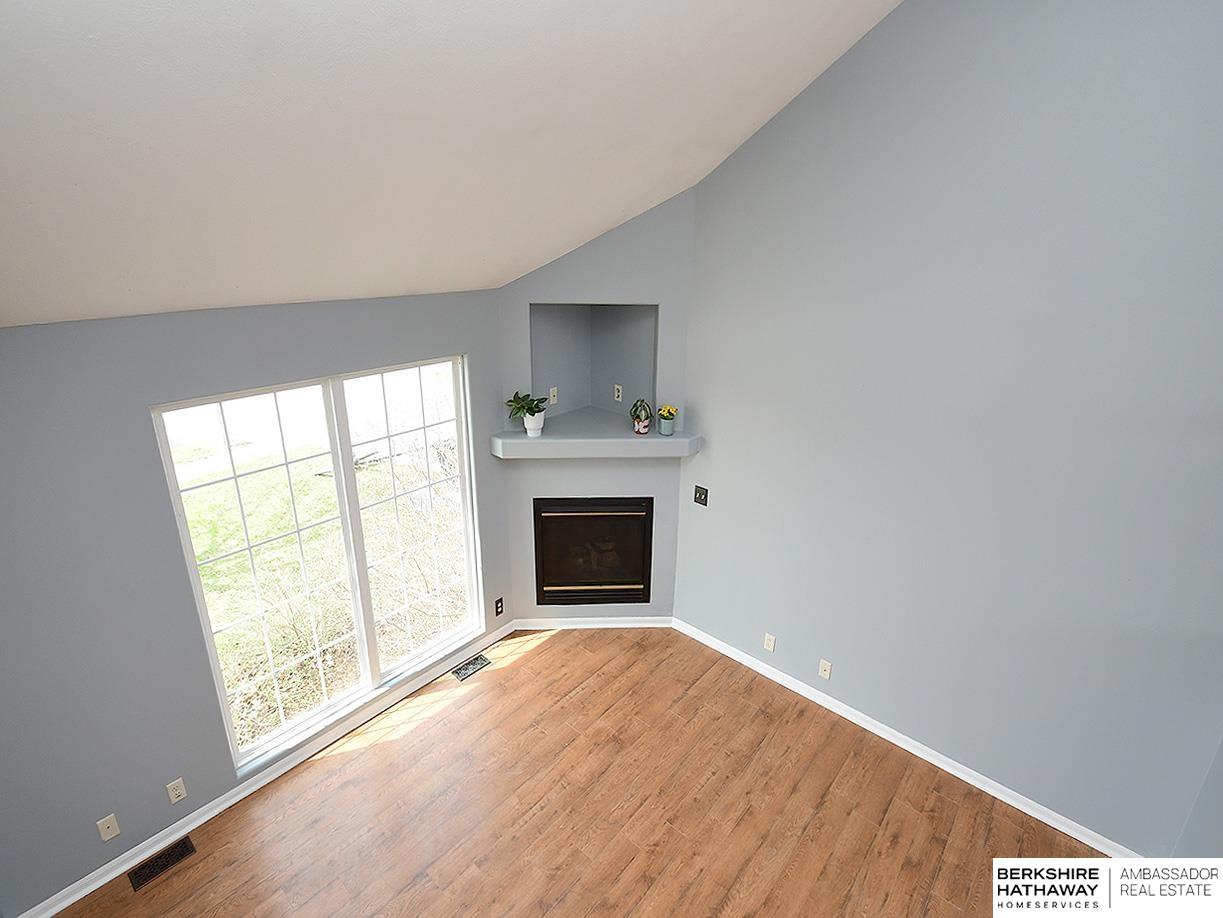 Omaha, Nebraska 68135, United States, 3 Bedrooms Bedrooms, ,2 BathroomsBathrooms,Residential,Active,102722