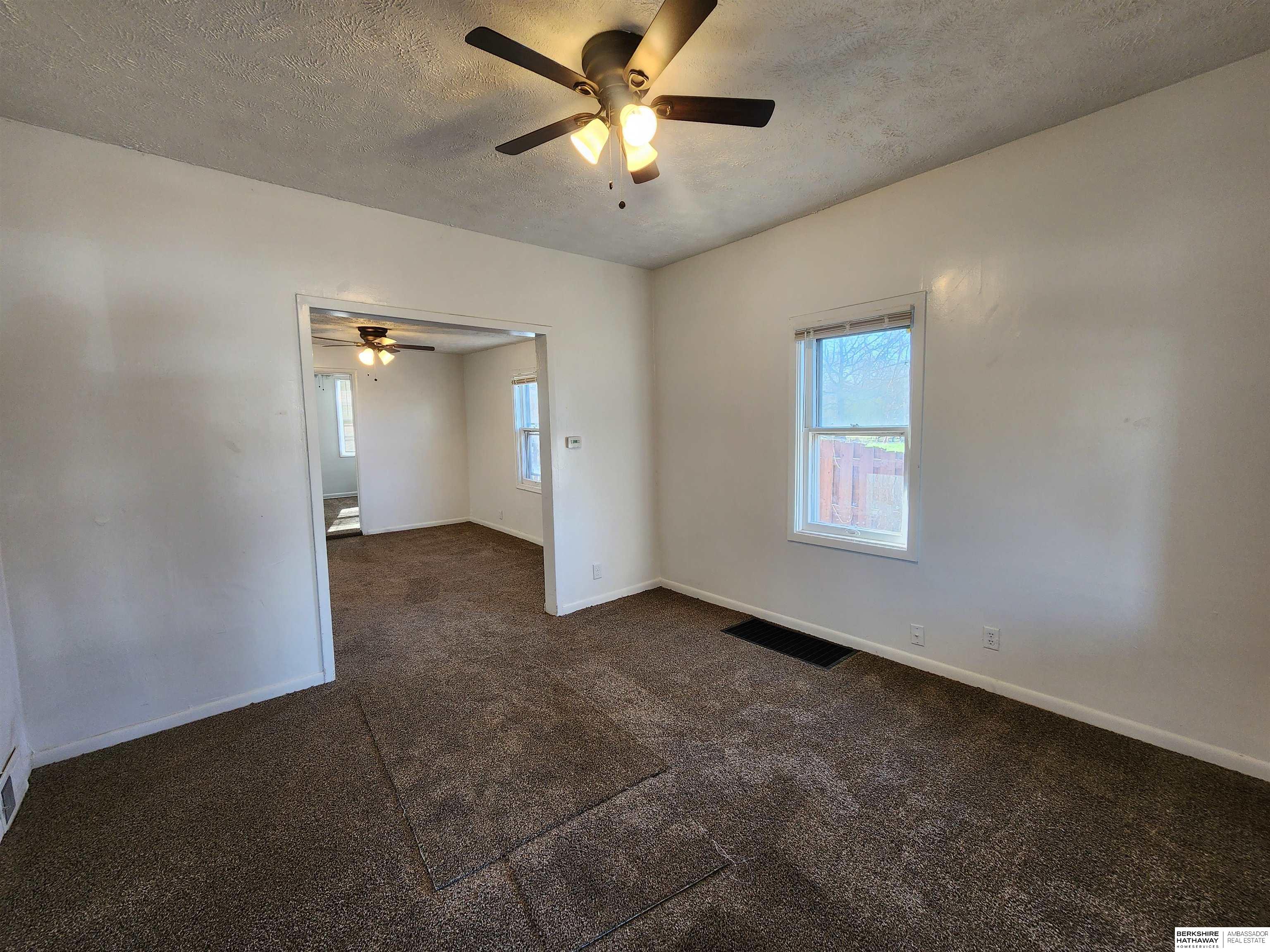 Omaha, Nebraska 68110, United States, 3 Bedrooms Bedrooms, ,1 BathroomBathrooms,Residential,Active,44594