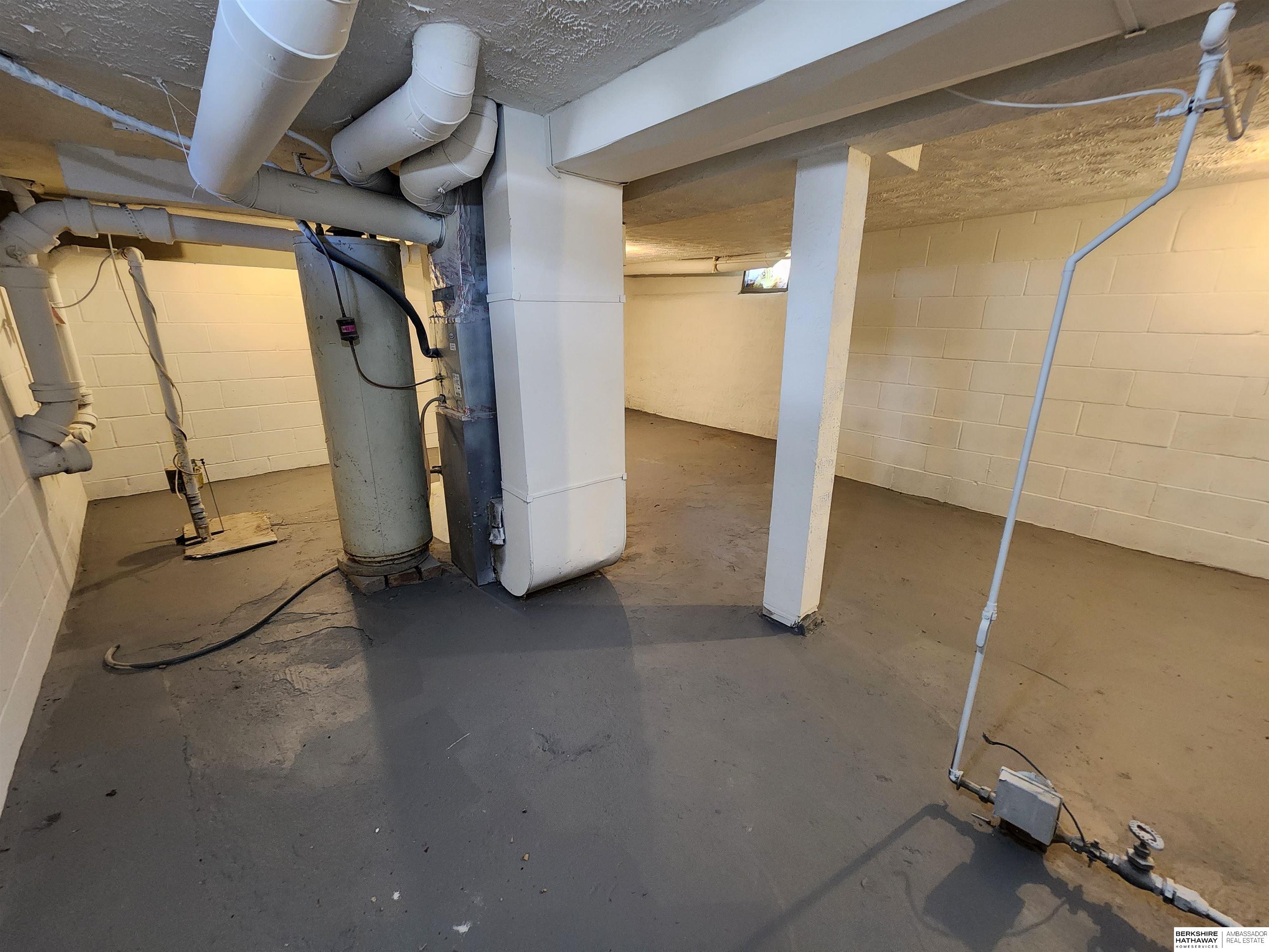 Omaha, Nebraska 68110, United States, 3 Bedrooms Bedrooms, ,1 BathroomBathrooms,Residential,Active,44594