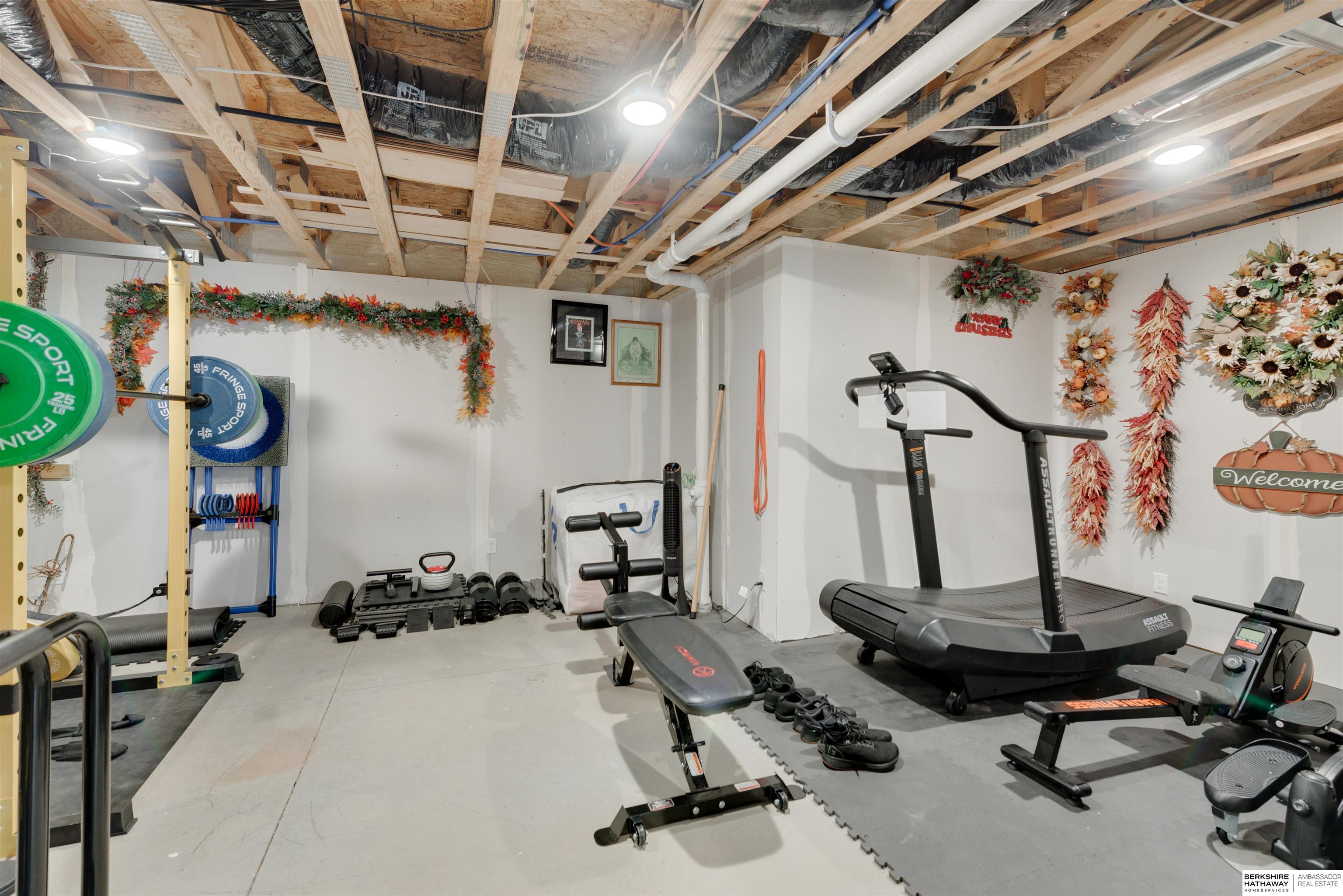 Omaha, Nebraska 68136, United States, 4 Bedrooms Bedrooms, ,3 BathroomsBathrooms,Residential,Pending,101126