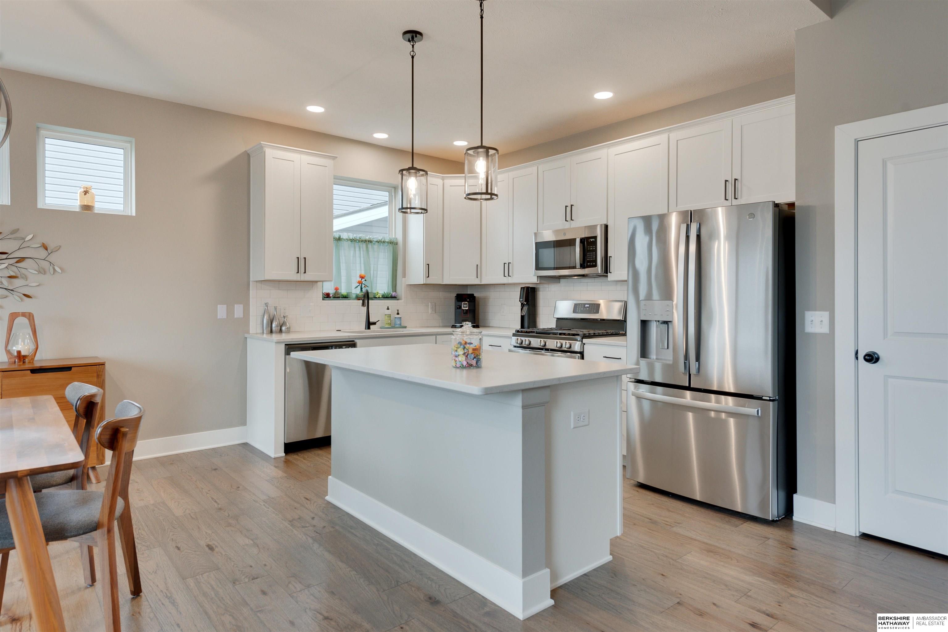 Omaha, Nebraska 68136, United States, 4 Bedrooms Bedrooms, ,3 BathroomsBathrooms,Residential,Pending,101126