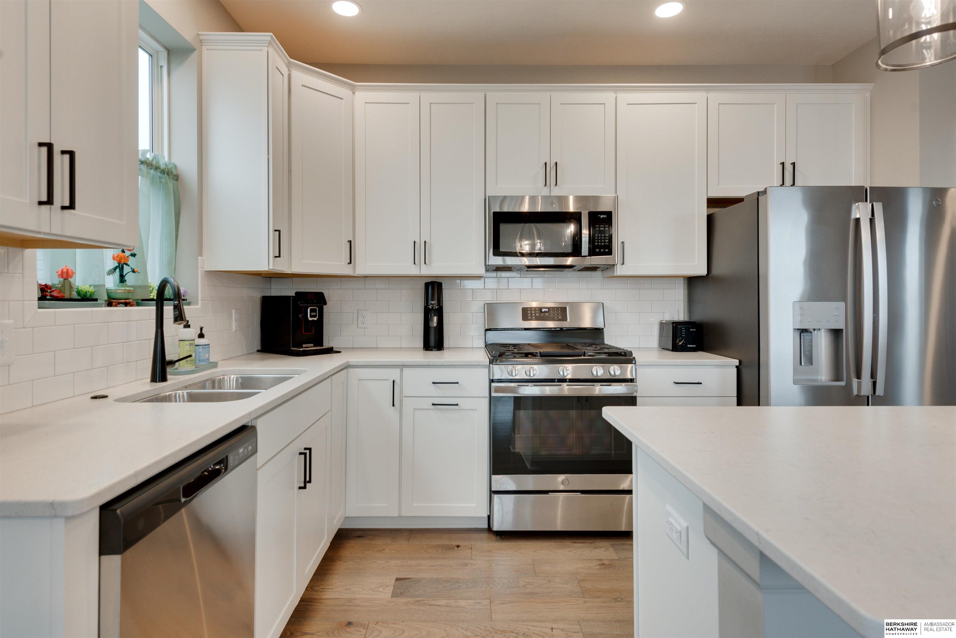 Omaha, Nebraska 68136, United States, 4 Bedrooms Bedrooms, ,3 BathroomsBathrooms,Residential,Pending,101126