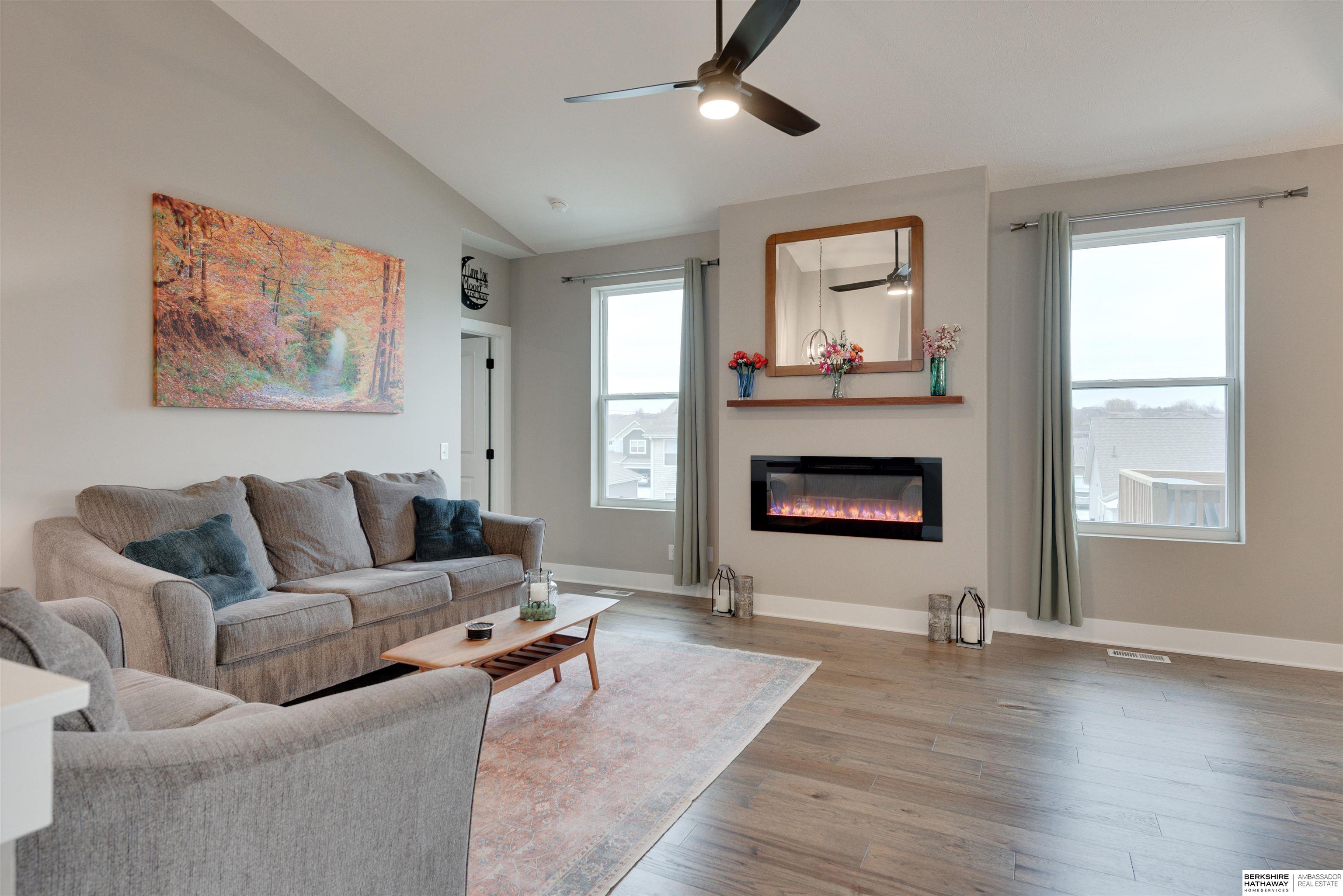 Omaha, Nebraska 68136, United States, 4 Bedrooms Bedrooms, ,3 BathroomsBathrooms,Residential,Pending,101126