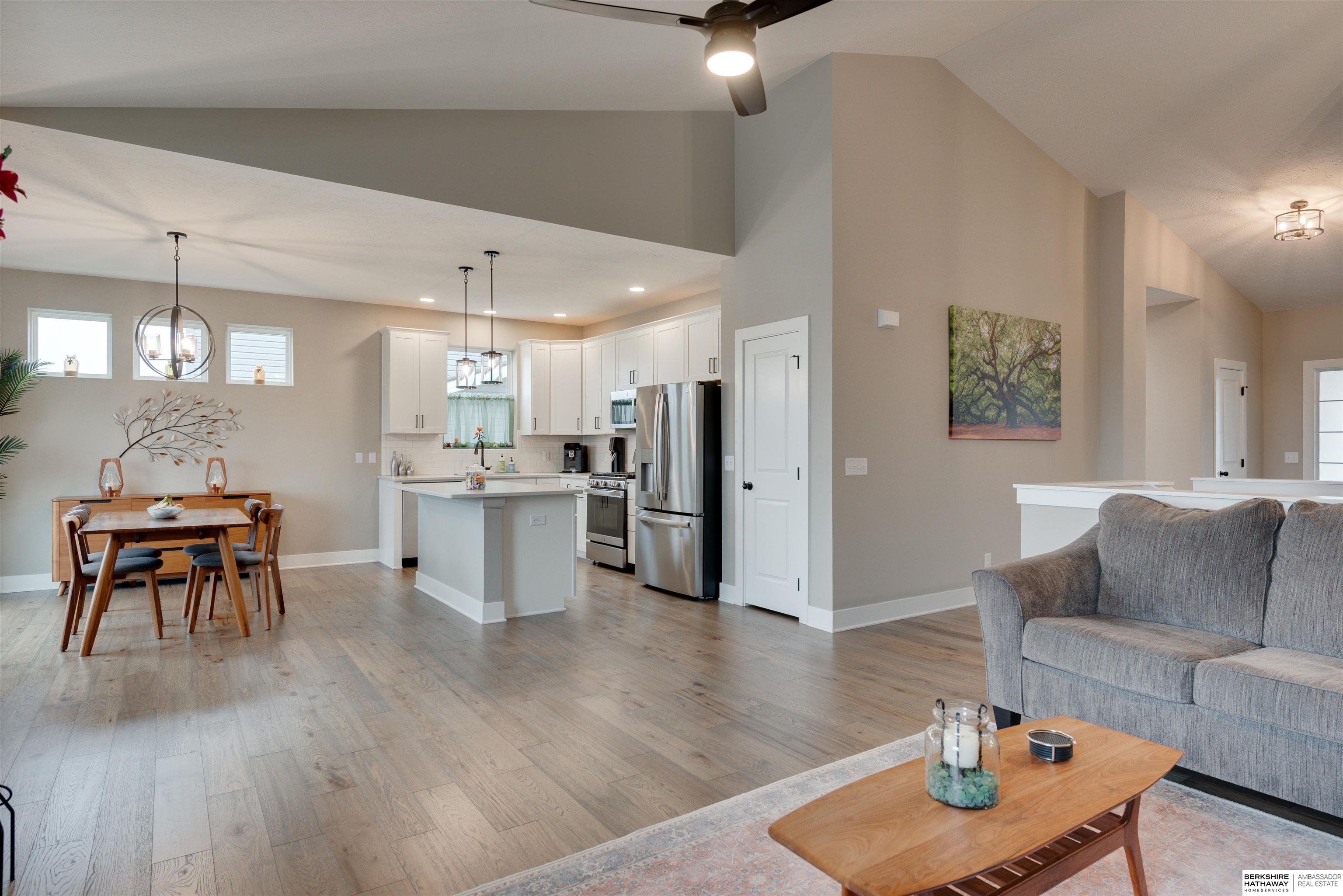 Omaha, Nebraska 68136, United States, 4 Bedrooms Bedrooms, ,3 BathroomsBathrooms,Residential,Pending,101126