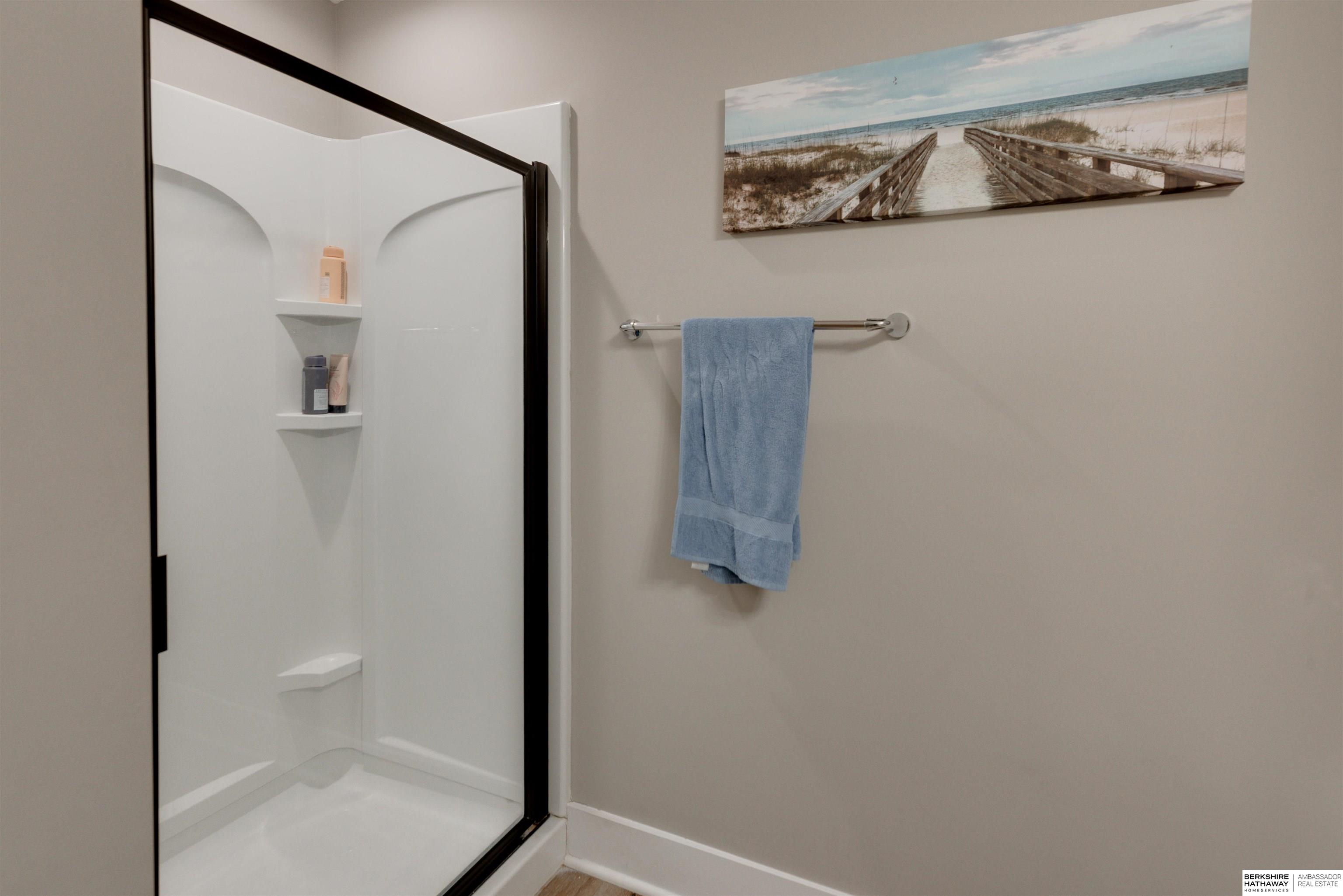 Omaha, Nebraska 68136, United States, 4 Bedrooms Bedrooms, ,3 BathroomsBathrooms,Residential,Pending,101126