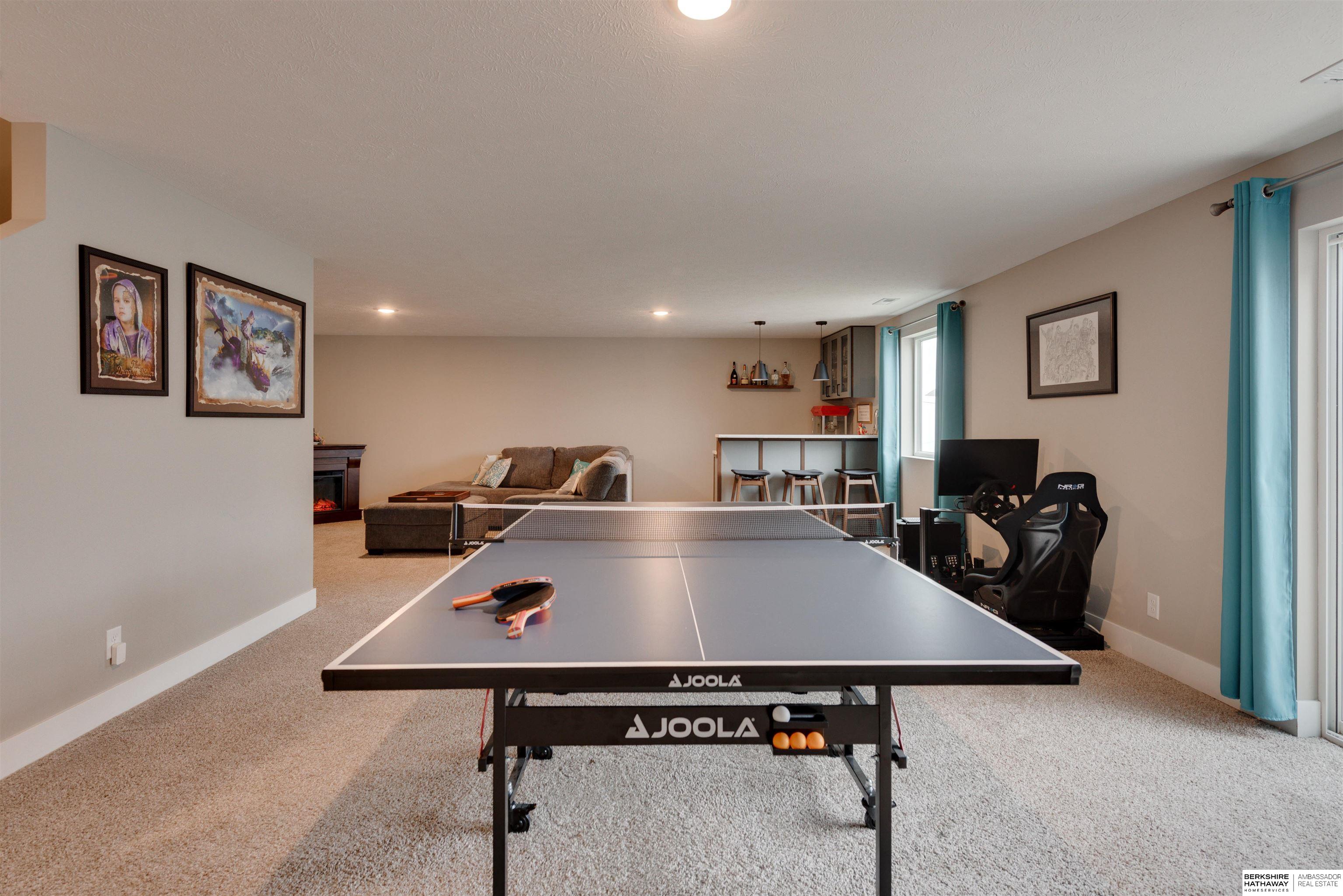 Omaha, Nebraska 68136, United States, 4 Bedrooms Bedrooms, ,3 BathroomsBathrooms,Residential,Pending,101126