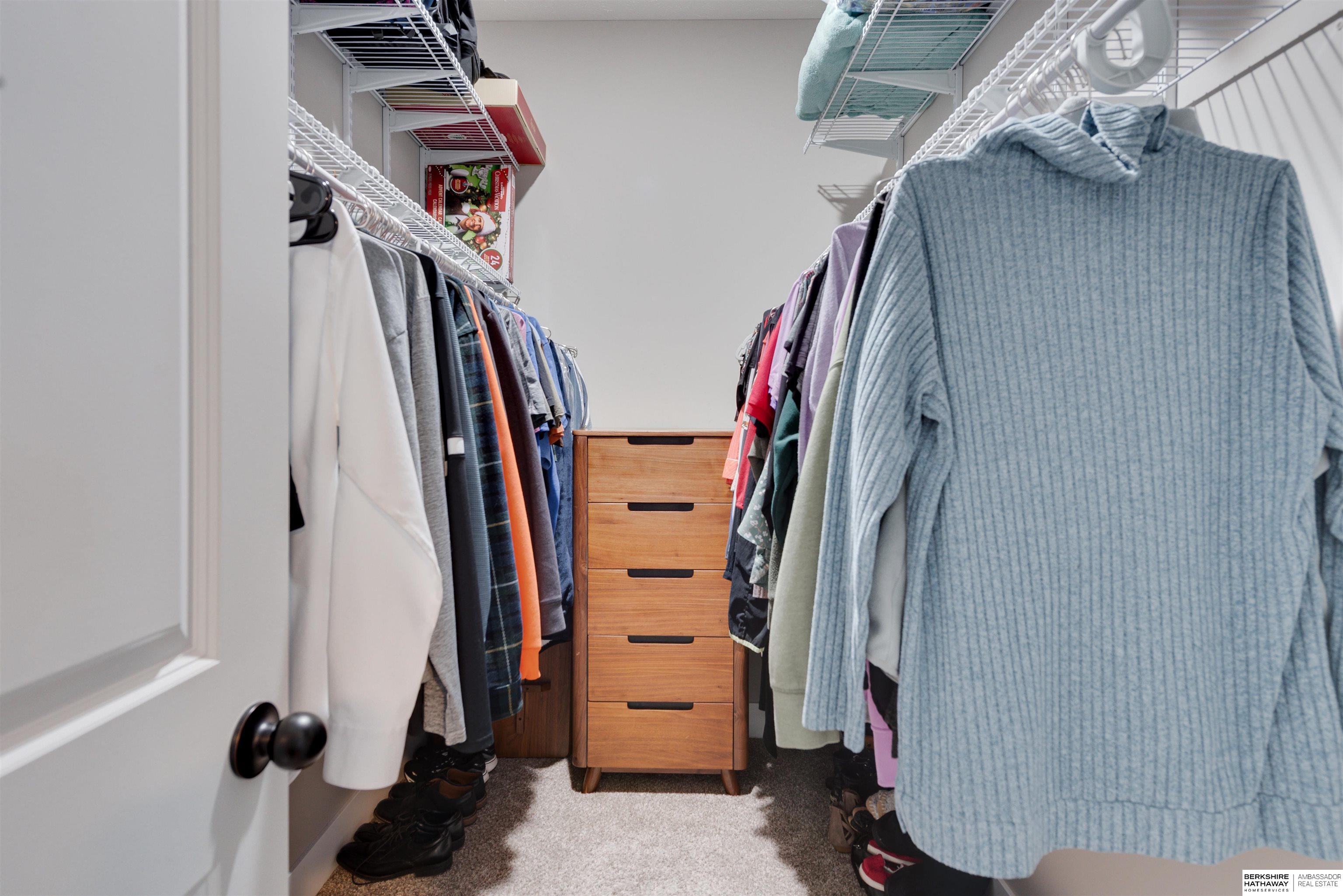 Omaha, Nebraska 68136, United States, 4 Bedrooms Bedrooms, ,3 BathroomsBathrooms,Residential,Pending,101126