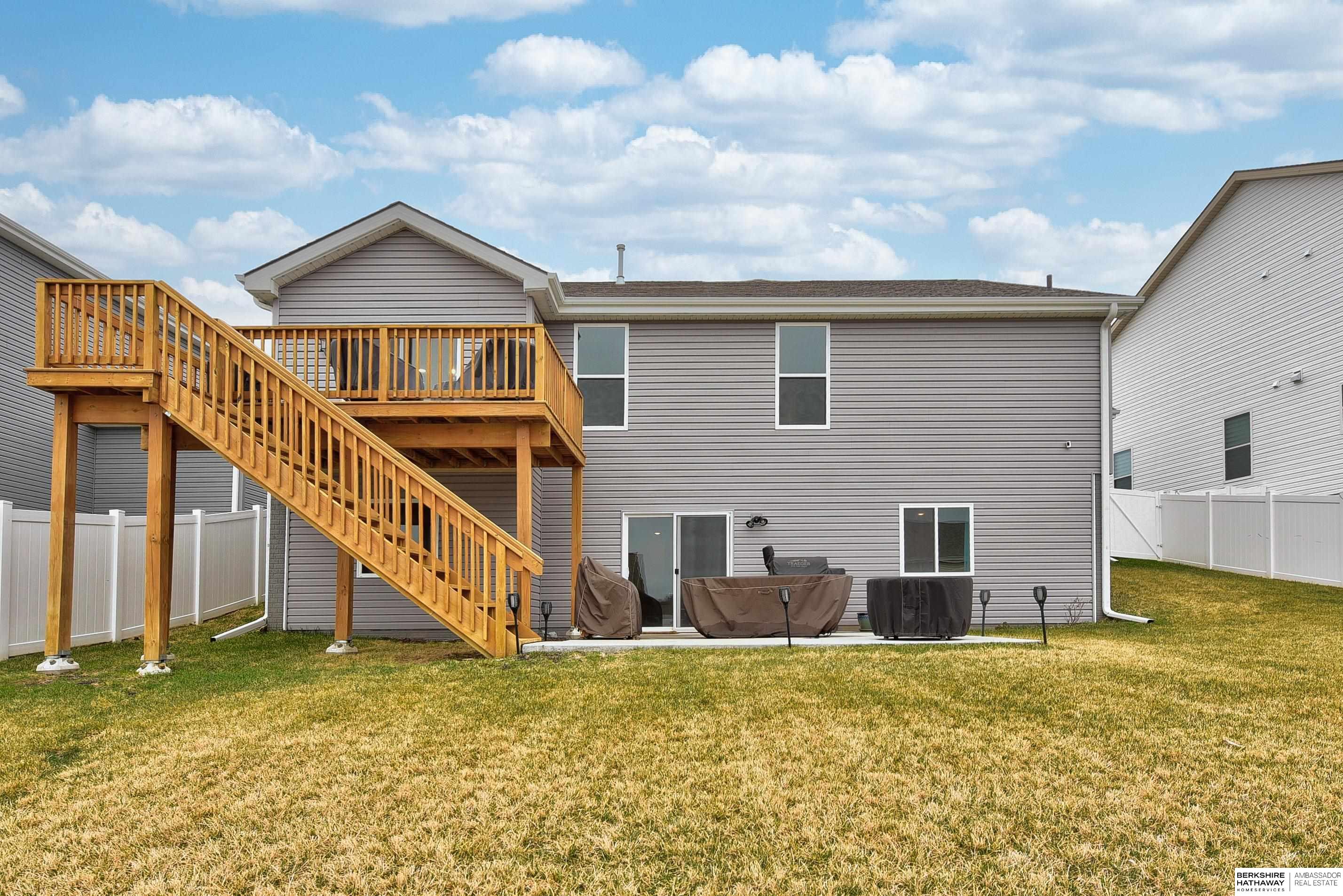 Omaha, Nebraska 68136, United States, 4 Bedrooms Bedrooms, ,3 BathroomsBathrooms,Residential,Pending,101126