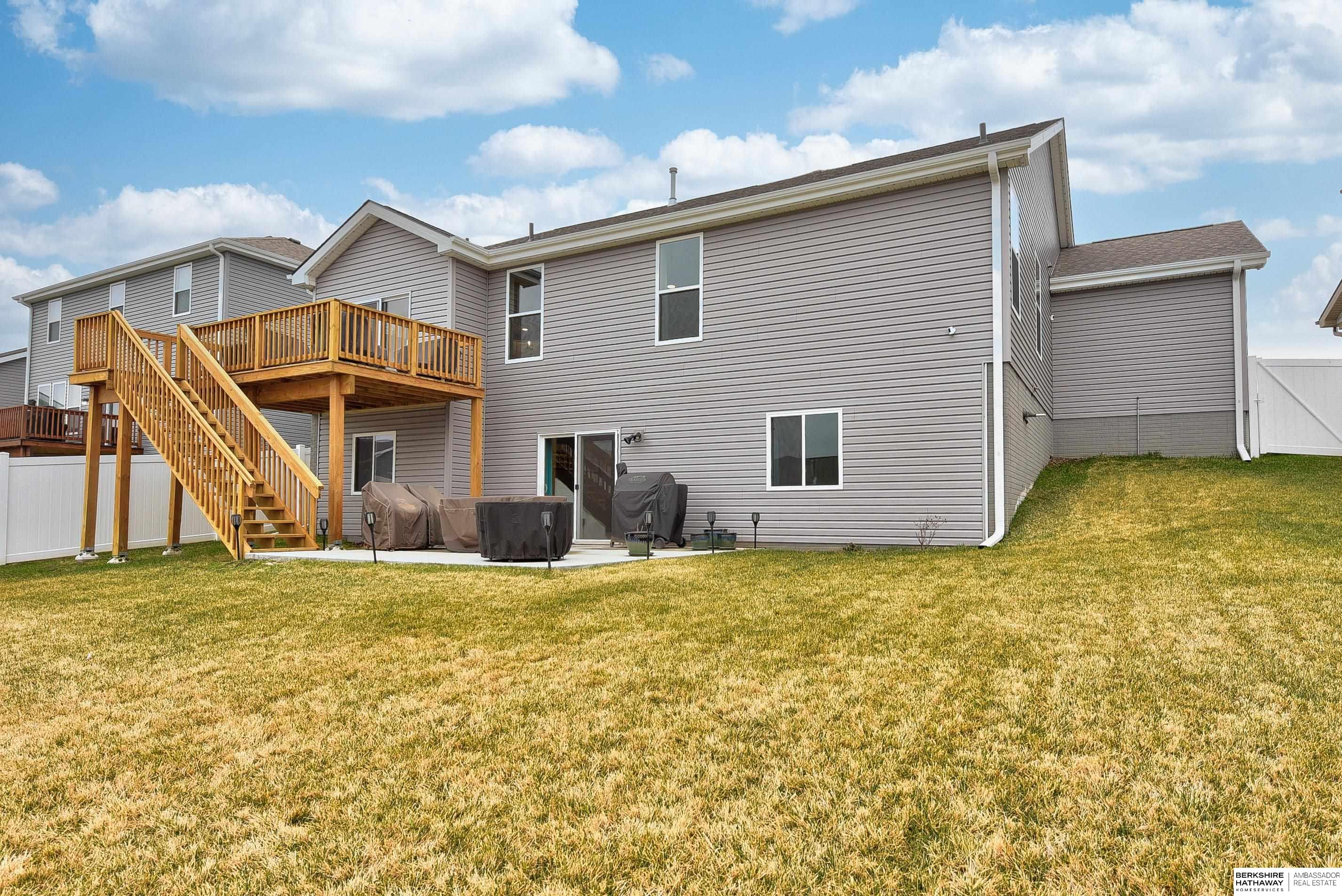 Omaha, Nebraska 68136, United States, 4 Bedrooms Bedrooms, ,3 BathroomsBathrooms,Residential,Pending,101126