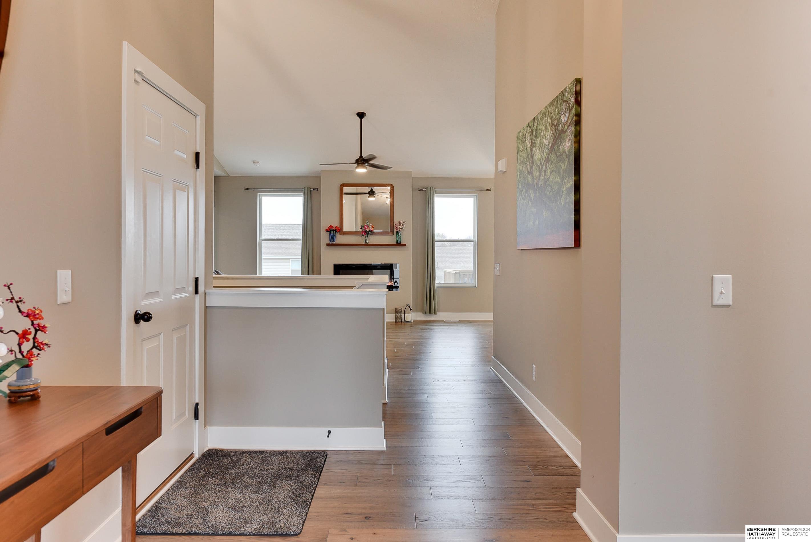 Omaha, Nebraska 68136, United States, 4 Bedrooms Bedrooms, ,3 BathroomsBathrooms,Residential,Pending,101126