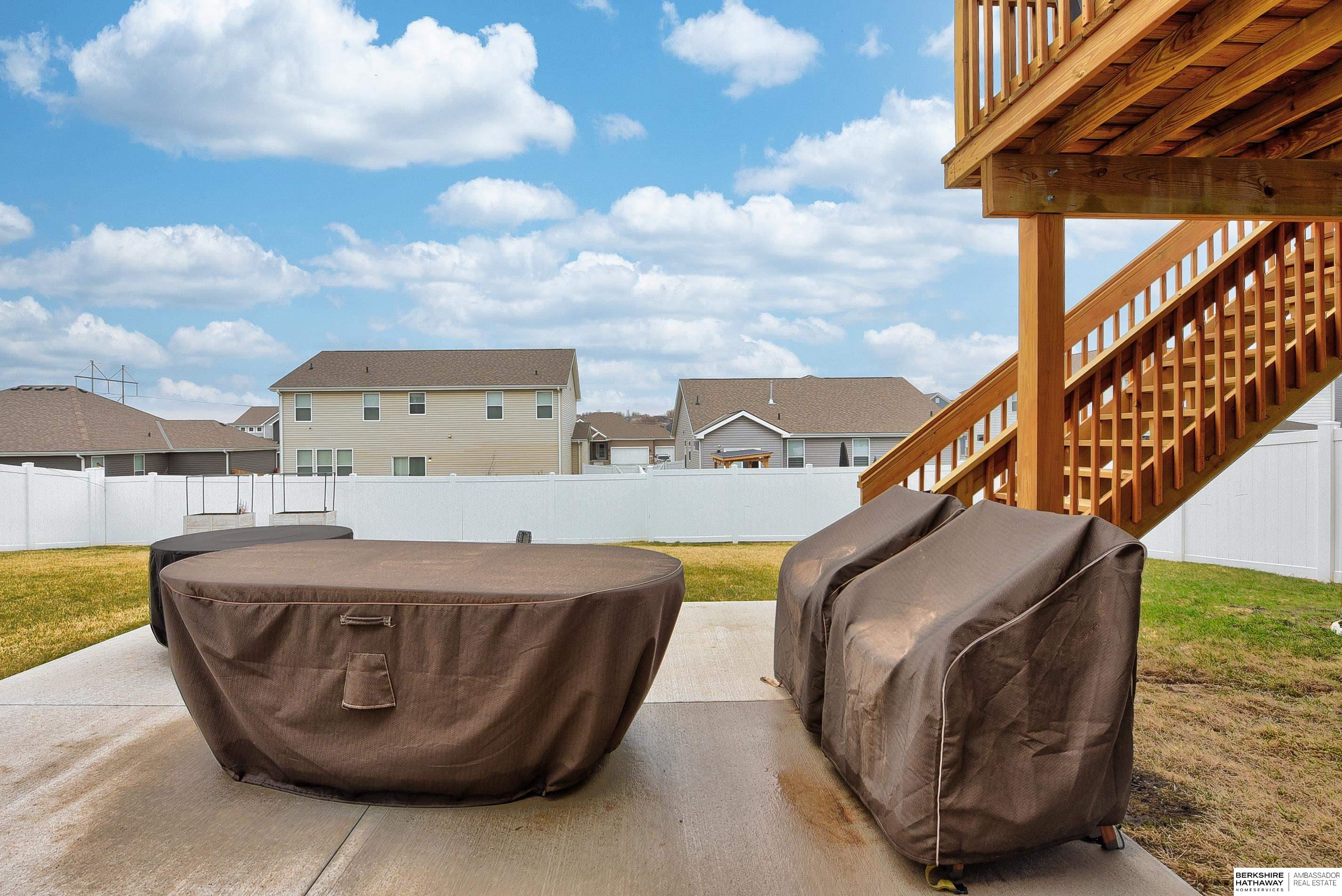 Omaha, Nebraska 68136, United States, 4 Bedrooms Bedrooms, ,3 BathroomsBathrooms,Residential,Pending,101126