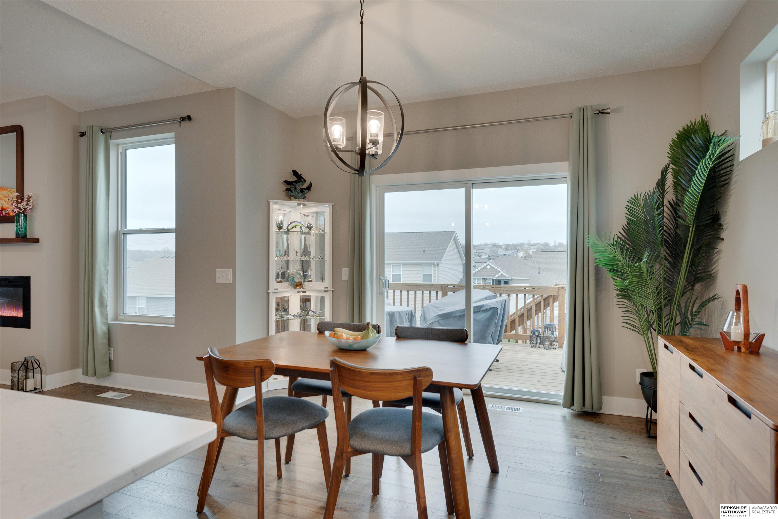 Omaha, Nebraska 68136, United States, 4 Bedrooms Bedrooms, ,3 BathroomsBathrooms,Residential,Pending,101126