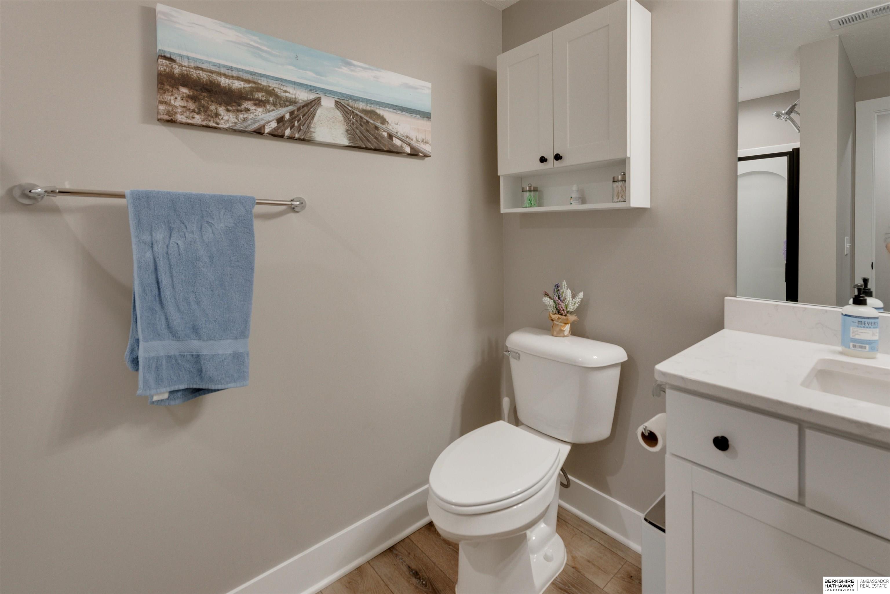 Omaha, Nebraska 68136, United States, 4 Bedrooms Bedrooms, ,3 BathroomsBathrooms,Residential,Pending,101126